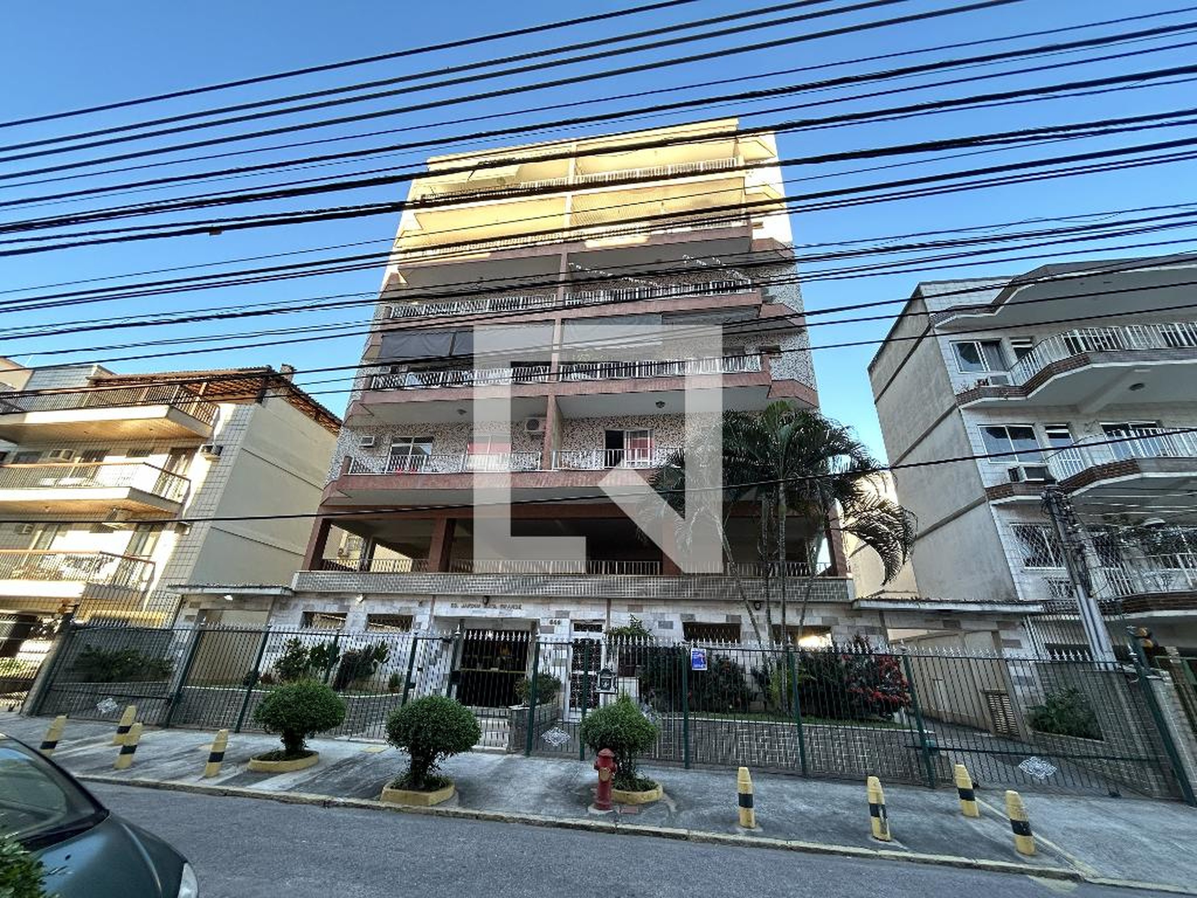 Fachada Condomínio em Rua Mata Grande, 549