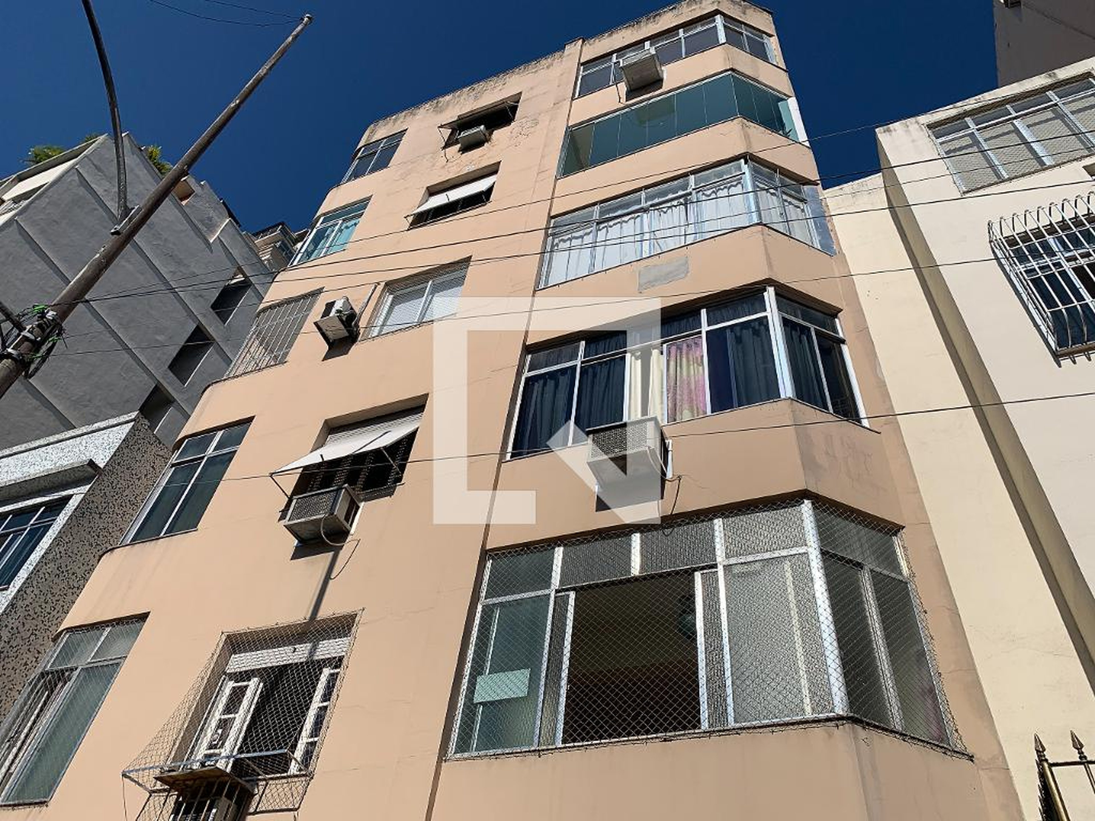 Fachada do Prédio Condomínio em Rua São Salvador, 71