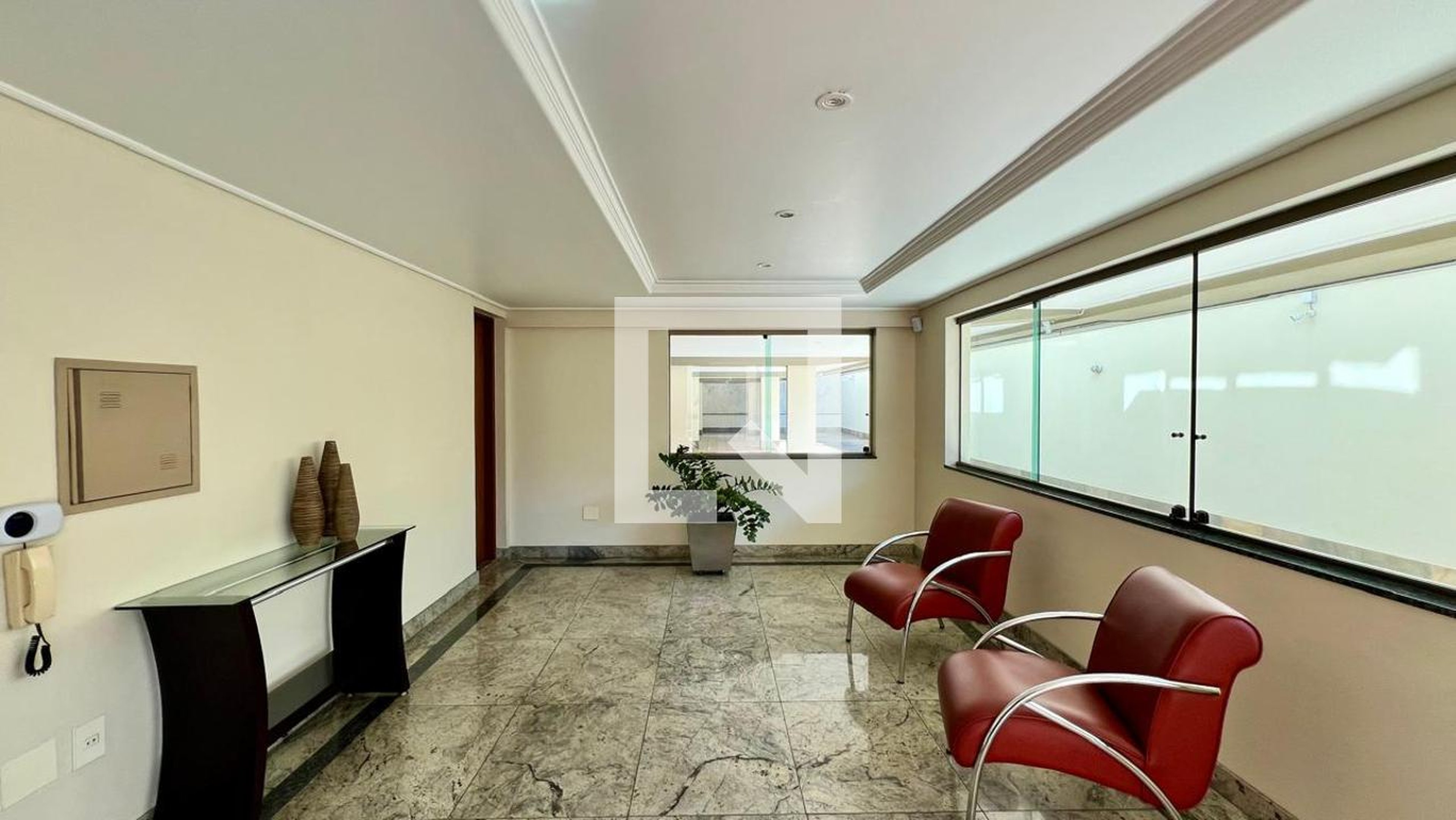 Hall entrada Condomínio em Rua Alexandre Barbosa, 38