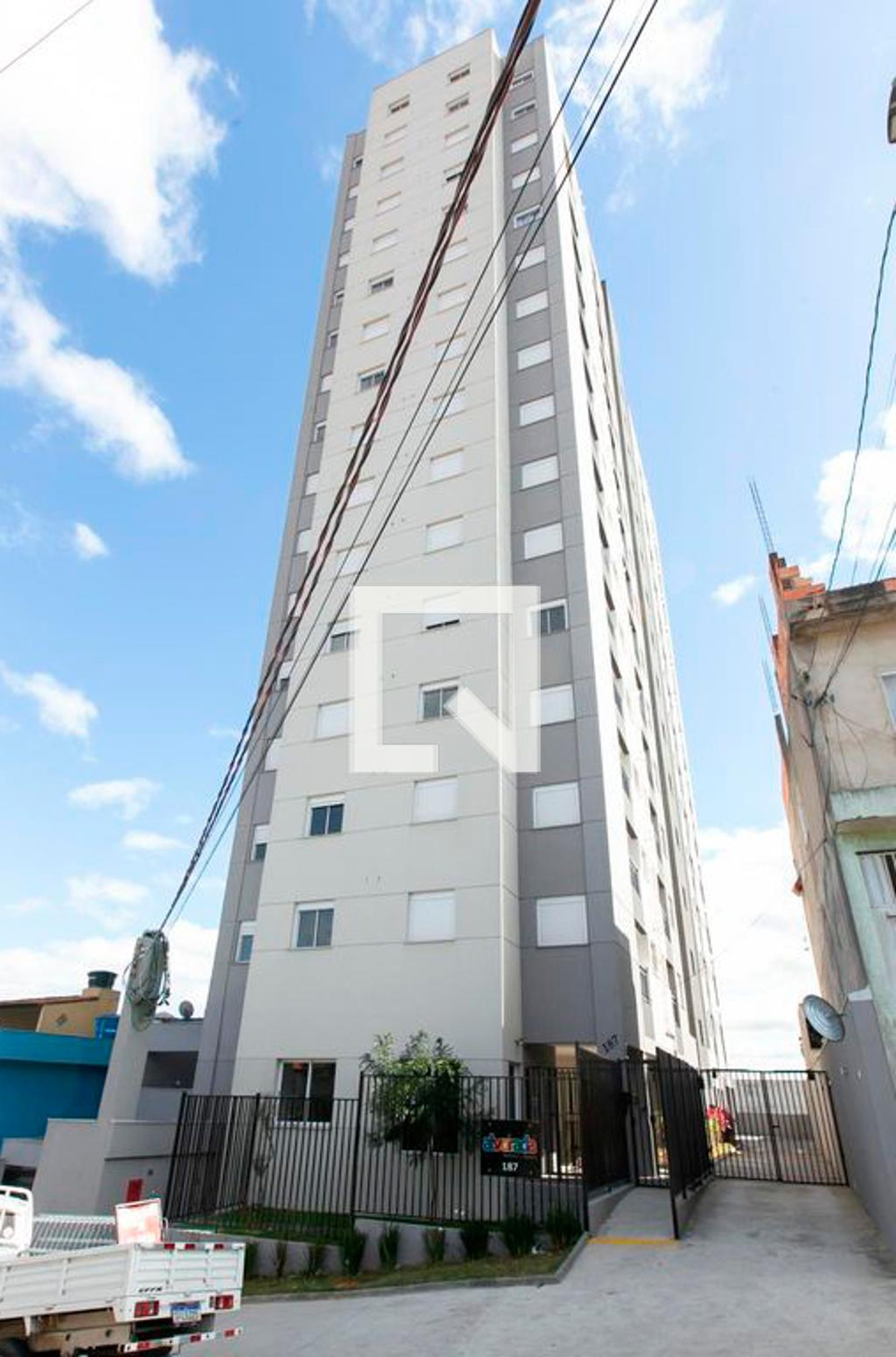 Fachada Condomínio em Rua Alayde de Souza Costa, 195
