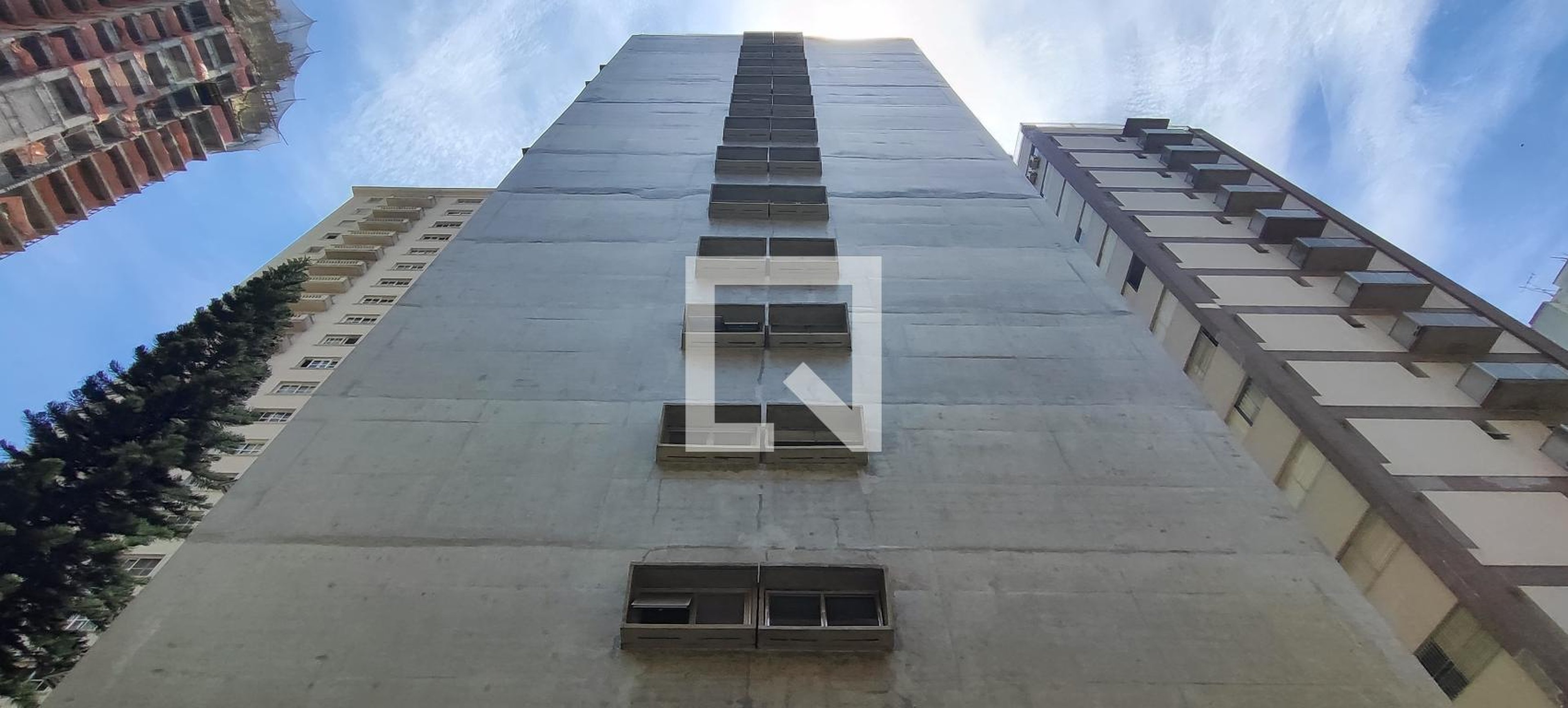 Fachada Condomínio em Rua Oscar Freire, 122