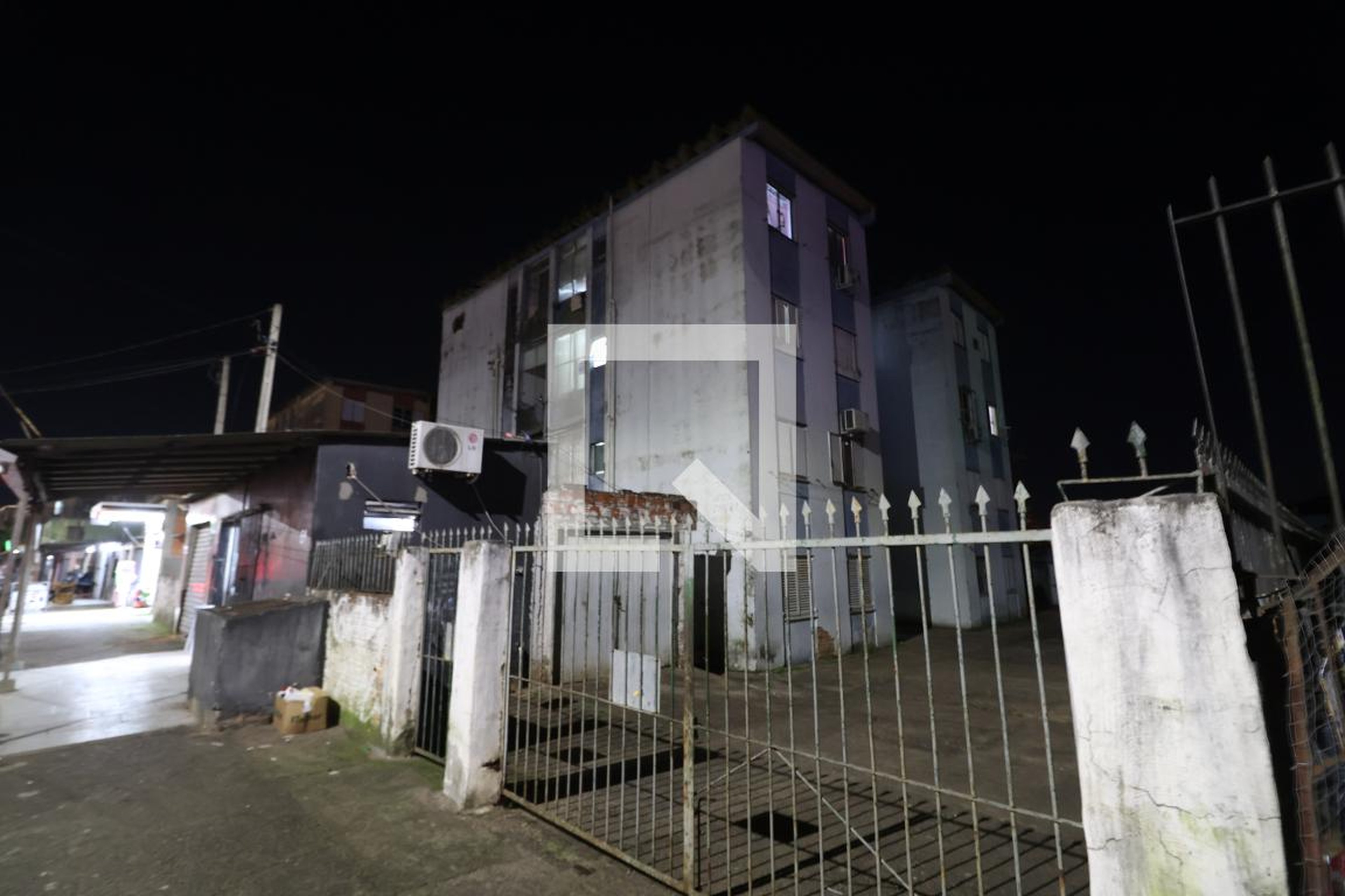 Fachada Condomínio em Avenida Dezessete de Abril, 2274