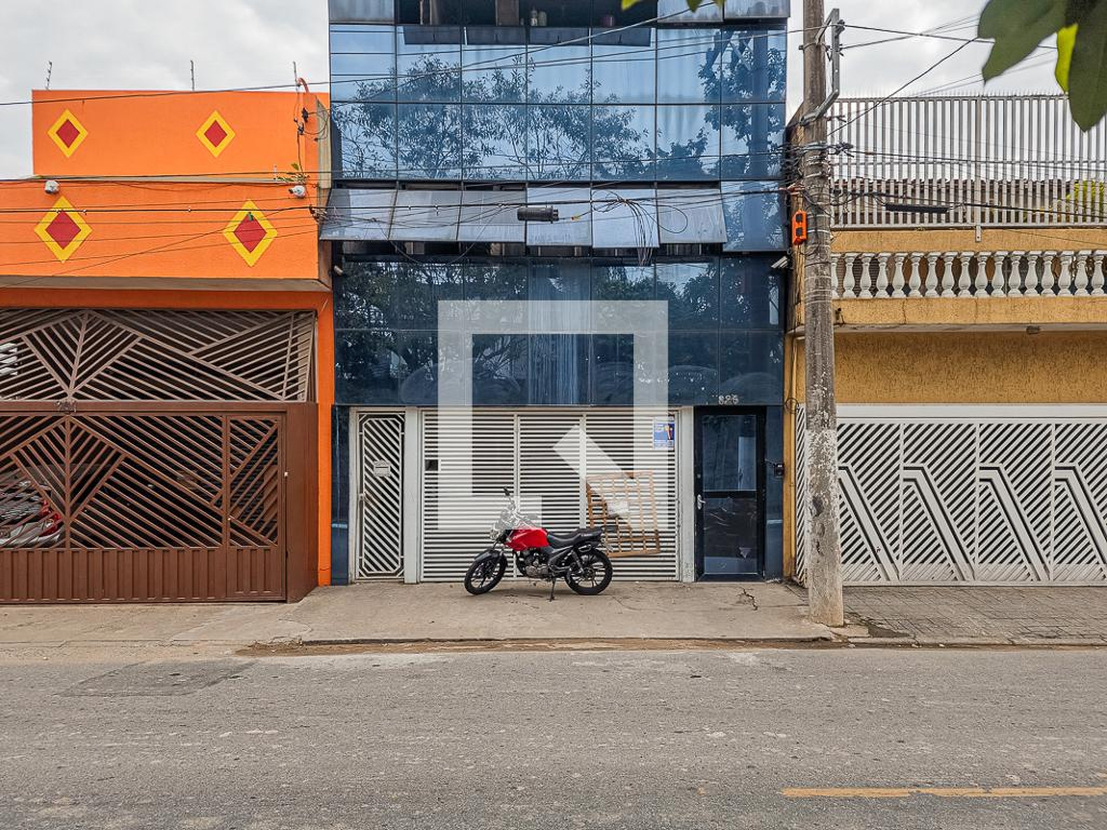 Fachada Condomínio em R. Eugênio de Freitas, 825