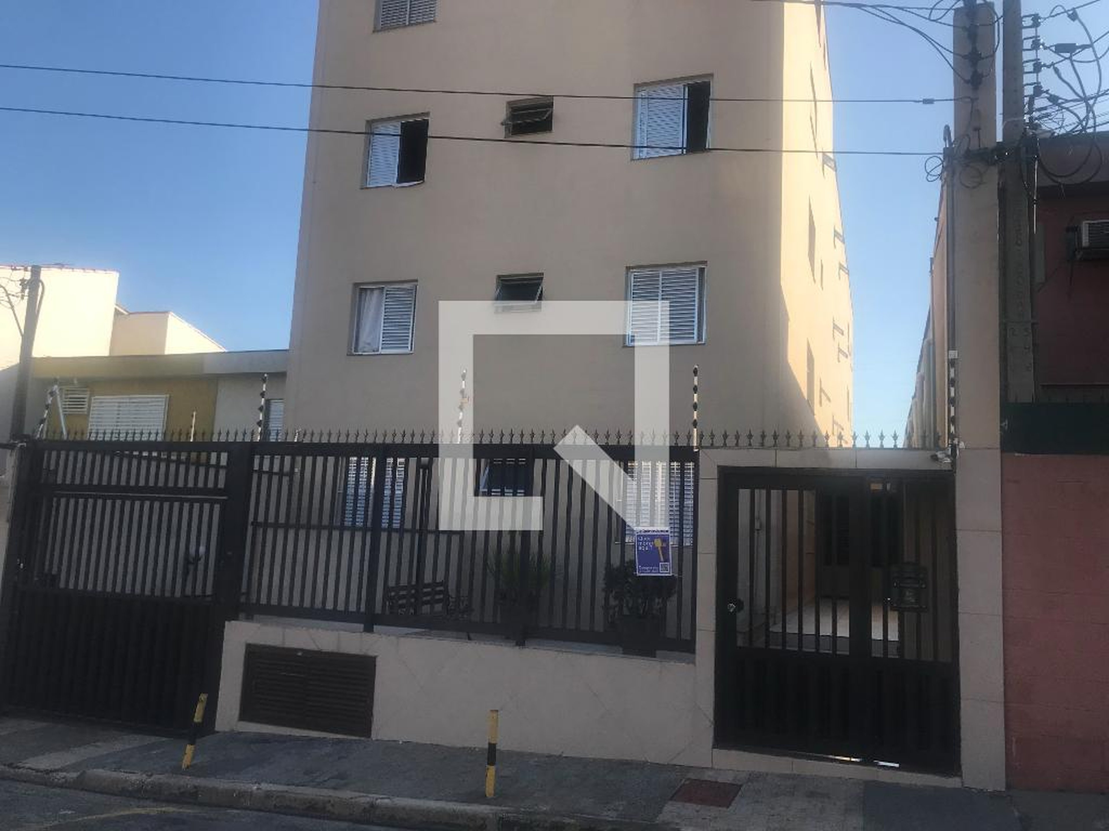 Fachada do Predio Condomínio em Rua Ranieri Mazzilli, 56