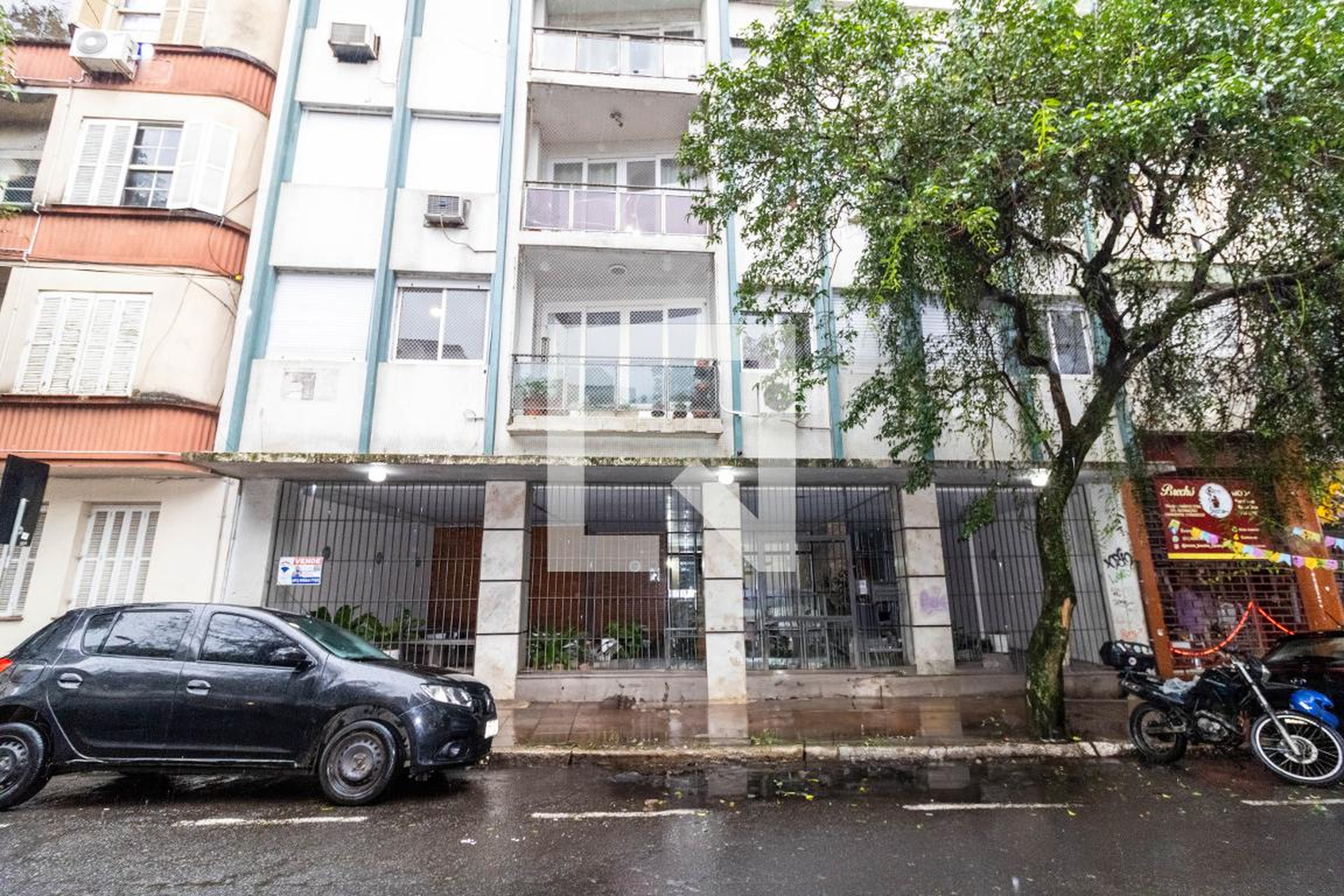 Fachada Condomínio Itaroquen