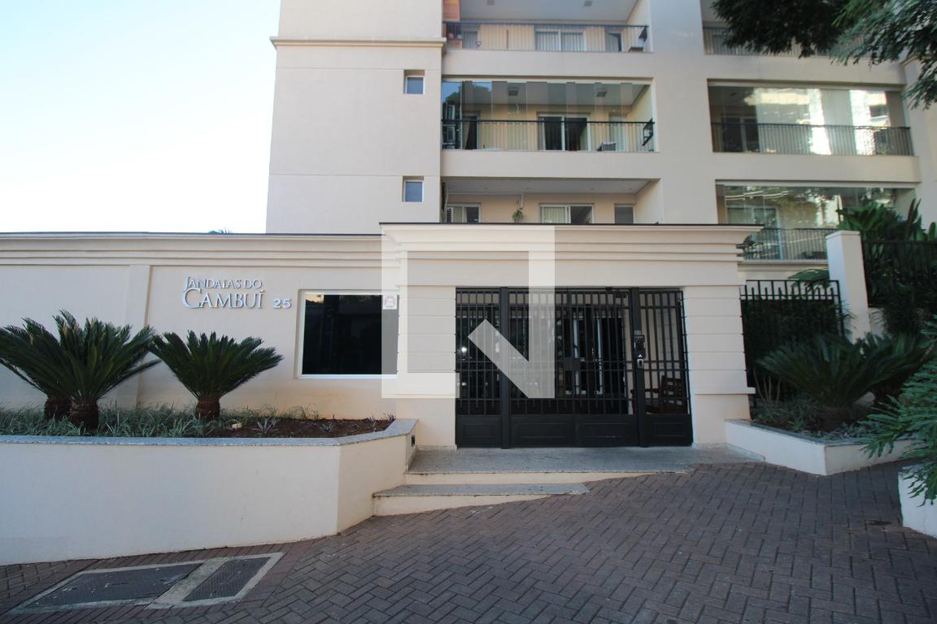 Fachada Condomínio Jandaias do Cambuí