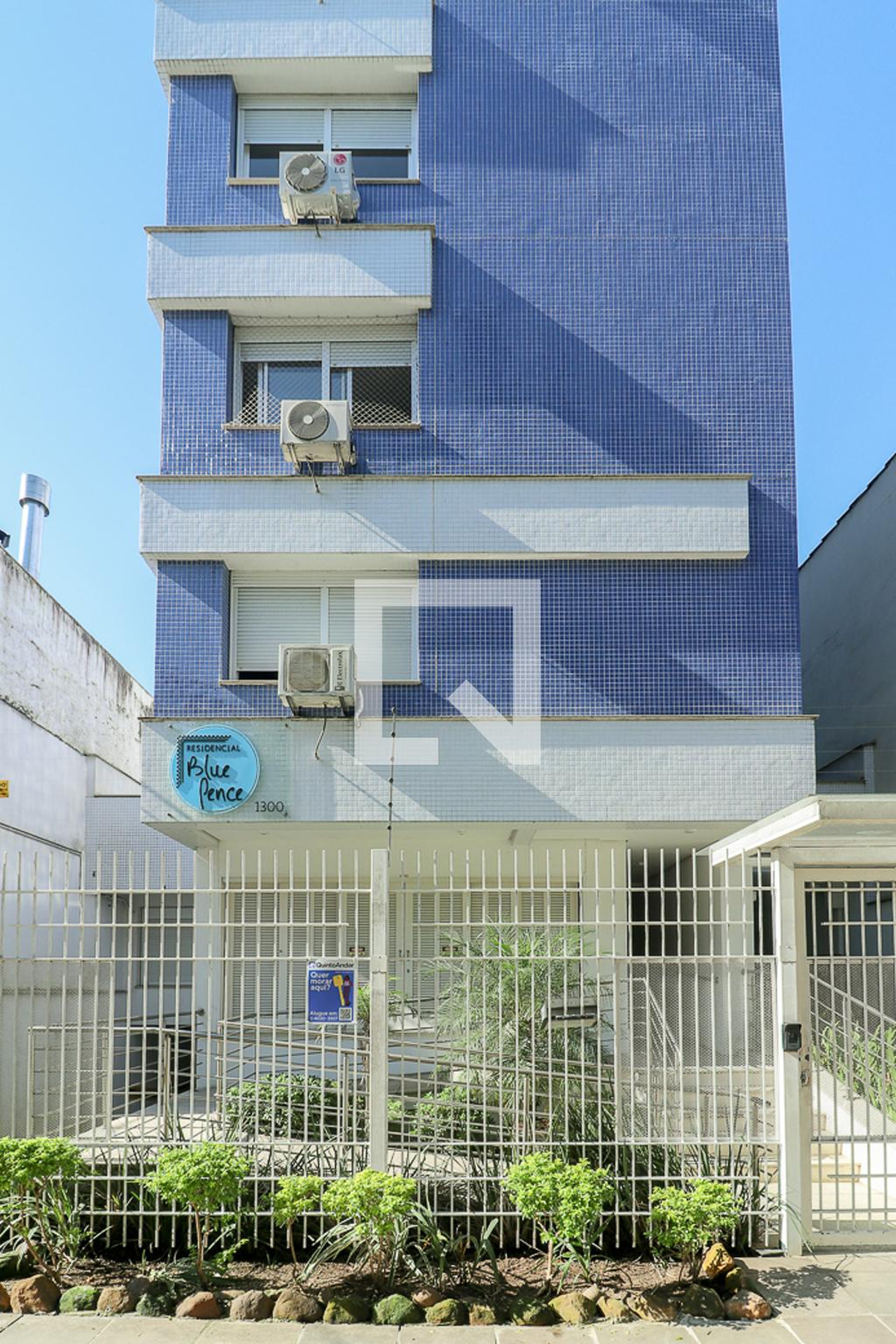 Fachada Condomínio em Rua Anita Garibaldi, 1300