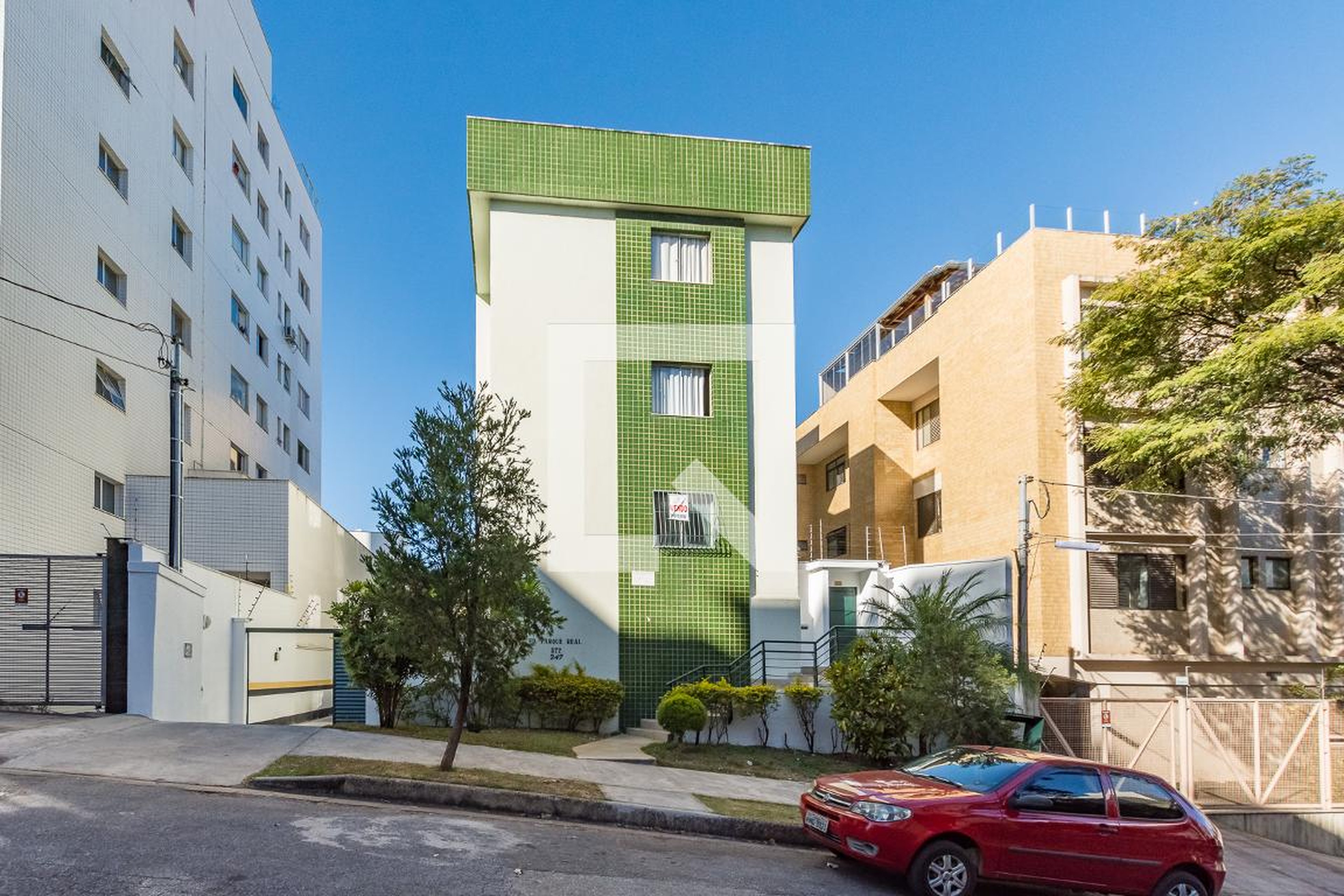 Fachada Condomínio em Rua Silvio de Oliveira Martins, 247