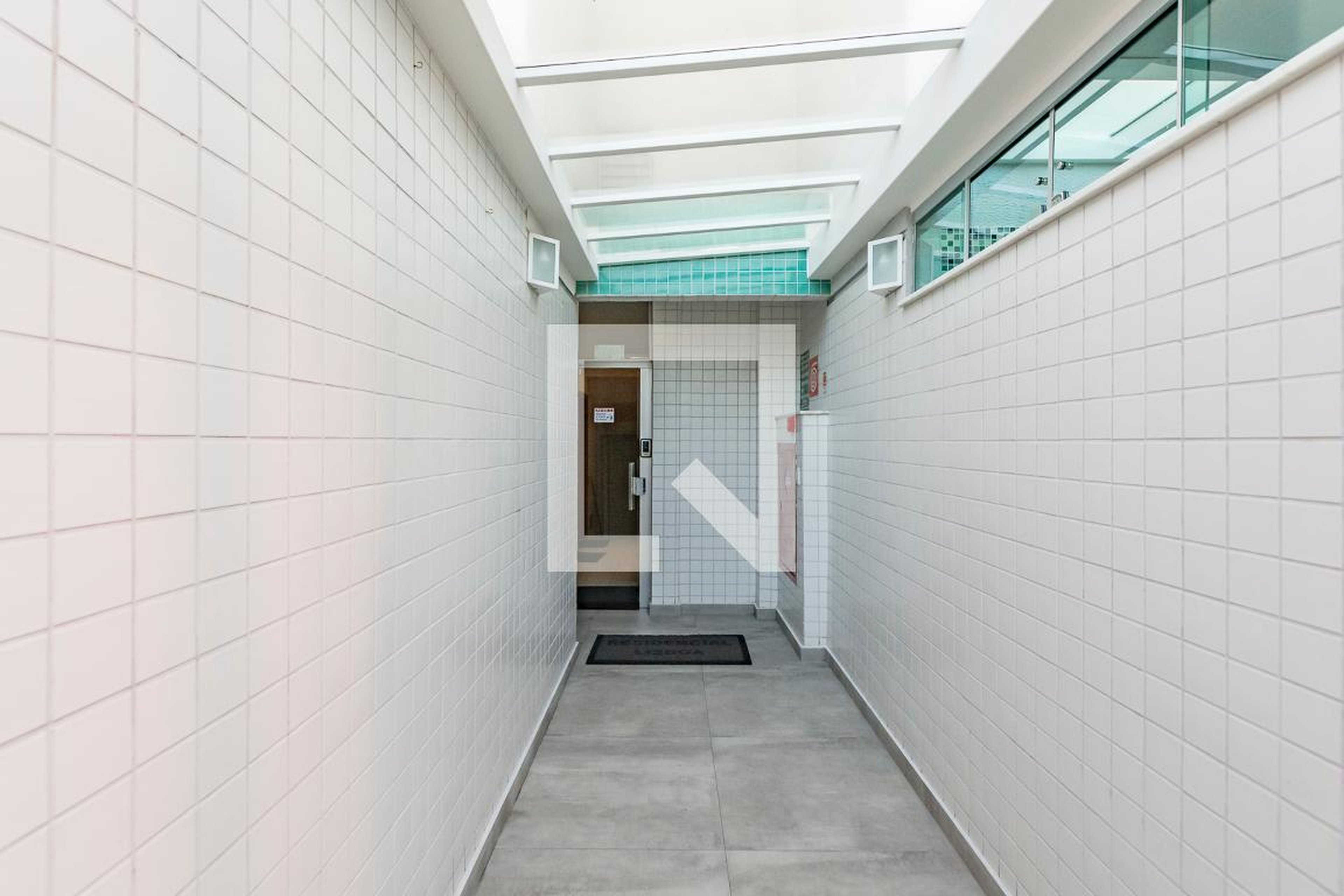 Entrada Condomínio em Rua Antônio Cesário da Rocha, 33