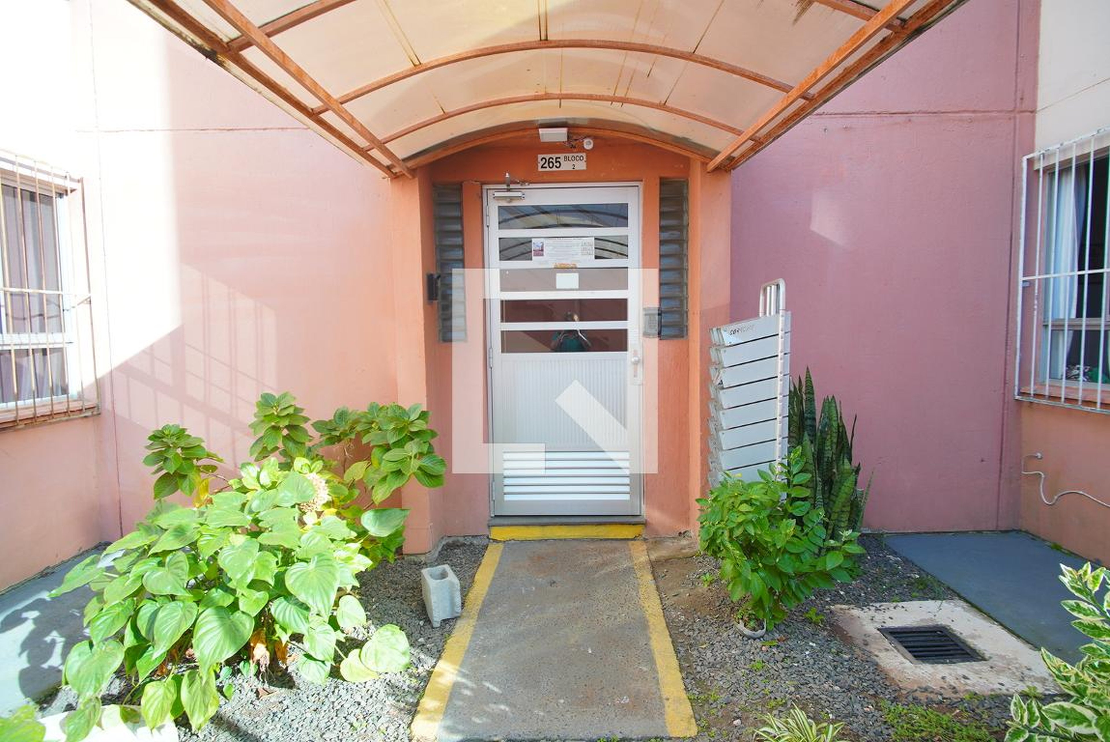 Entrada do Prédio Condomínio em Estrada Antônio Severino, 265