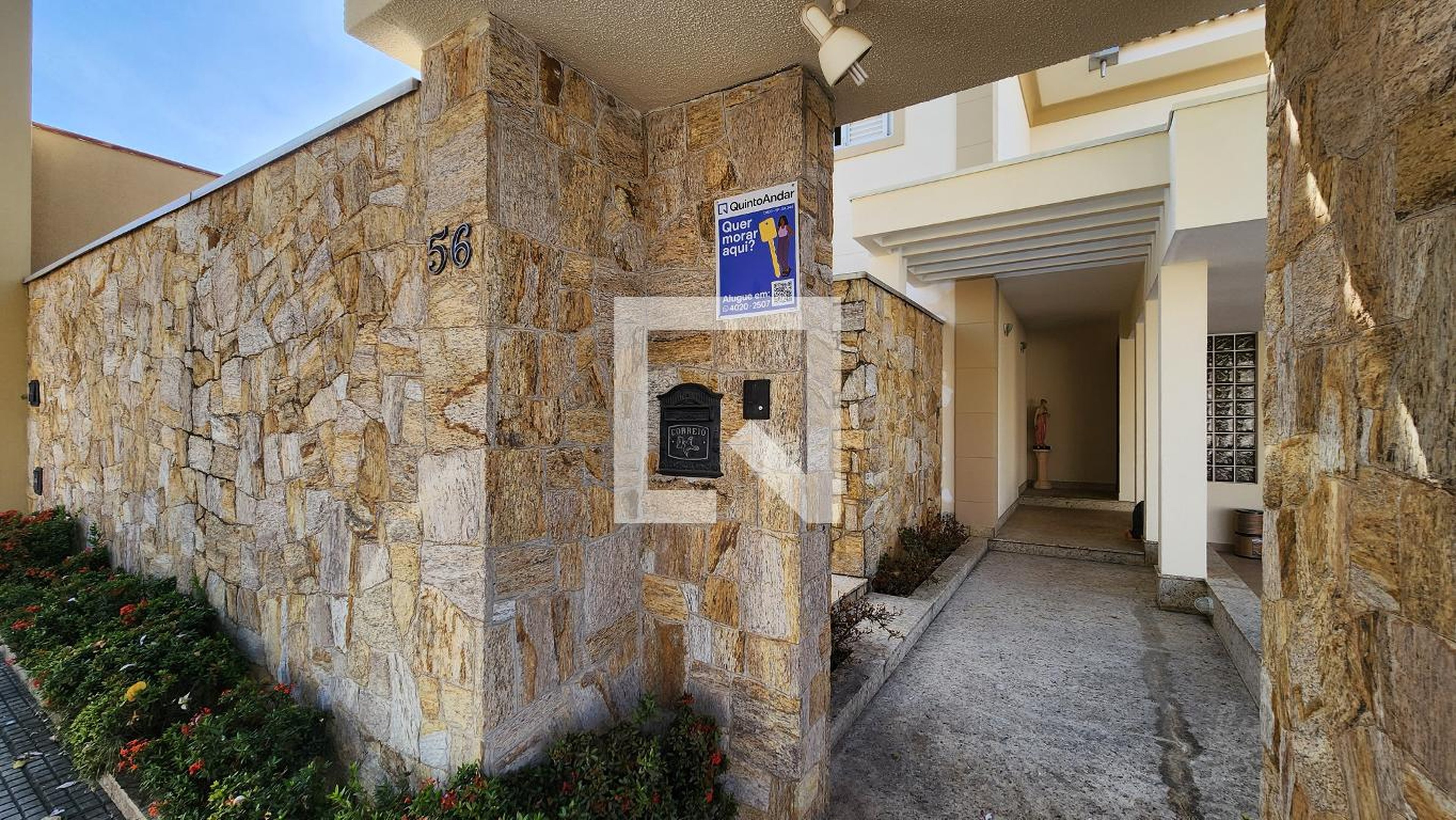 Fachada Condomínio em Rua Maurício Lorencini, 56