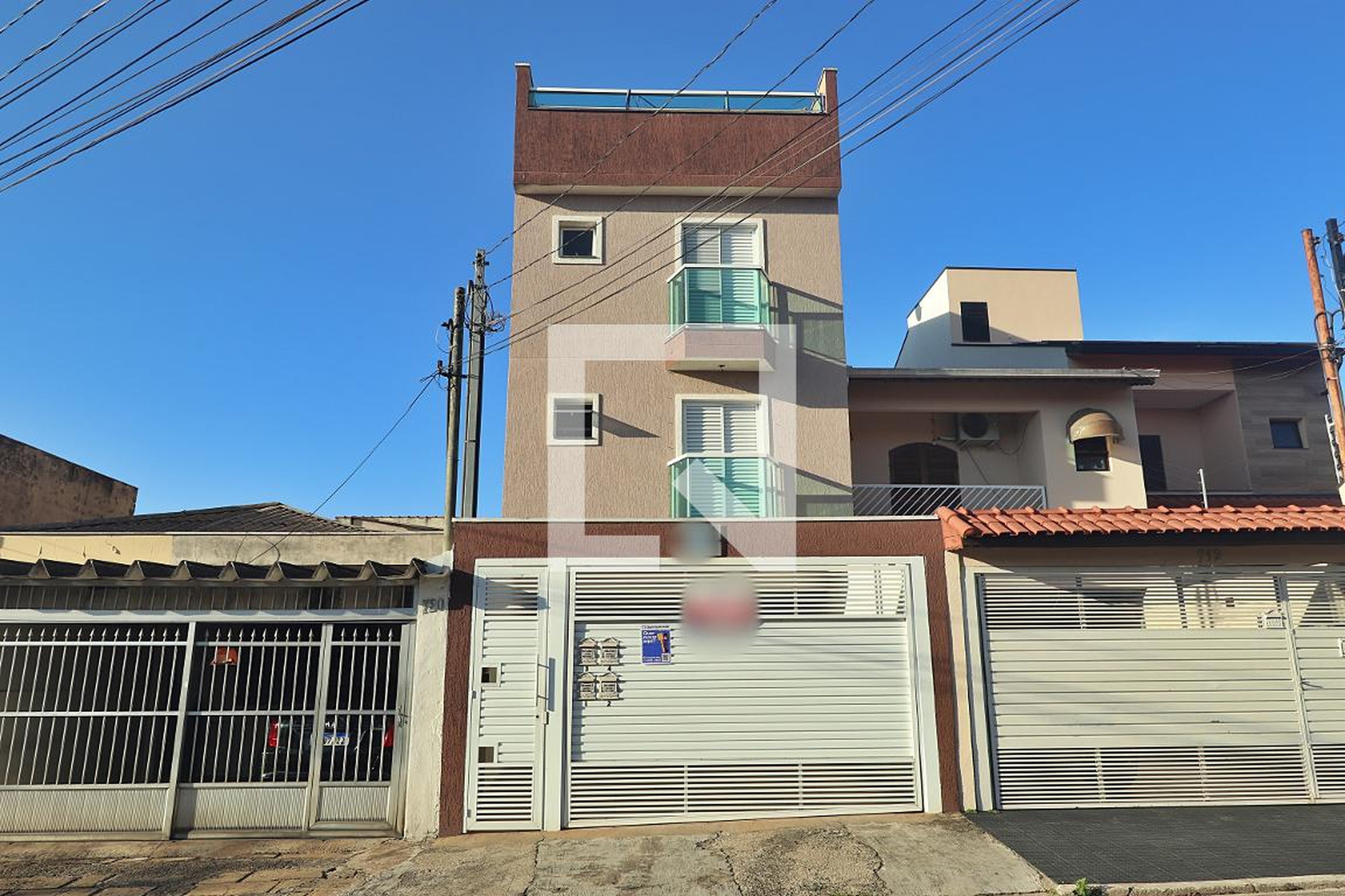 Fachada Condomínio em Rua Tanganica, 716