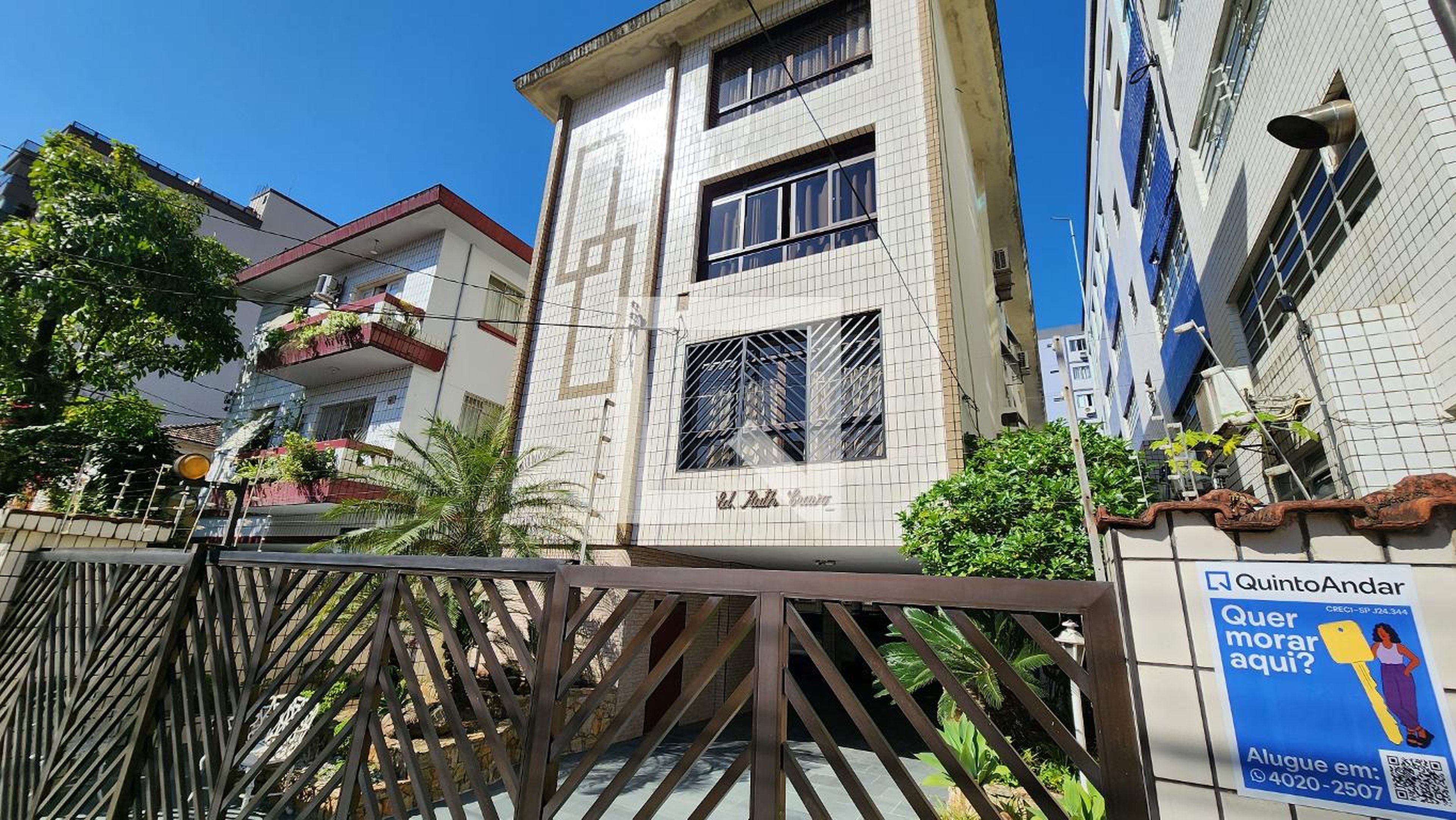 Fachada do Prédio Condomínio em Avenida Almirante Cochrane, 141