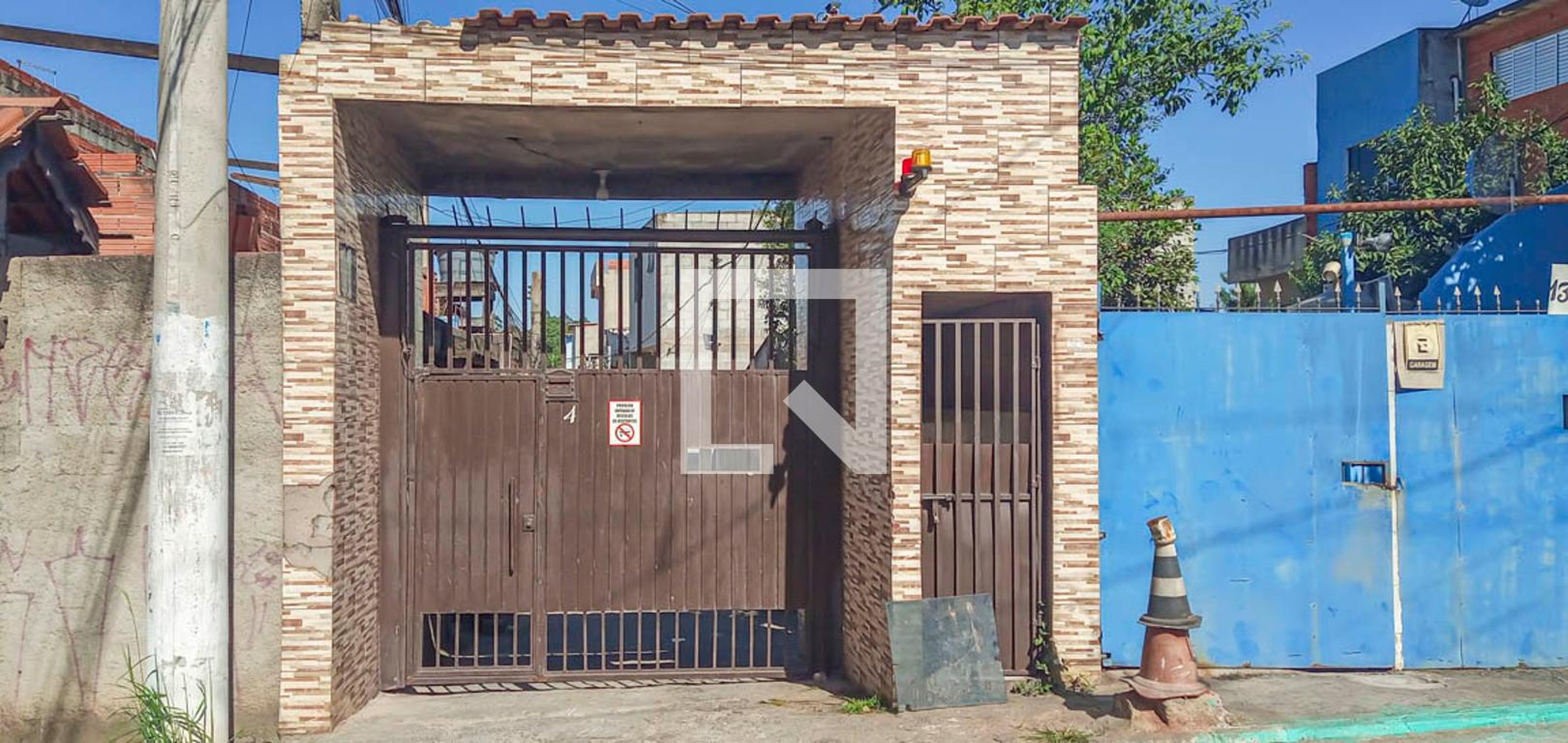 Fachada Condomínio em Rua Raul Raimo, 4