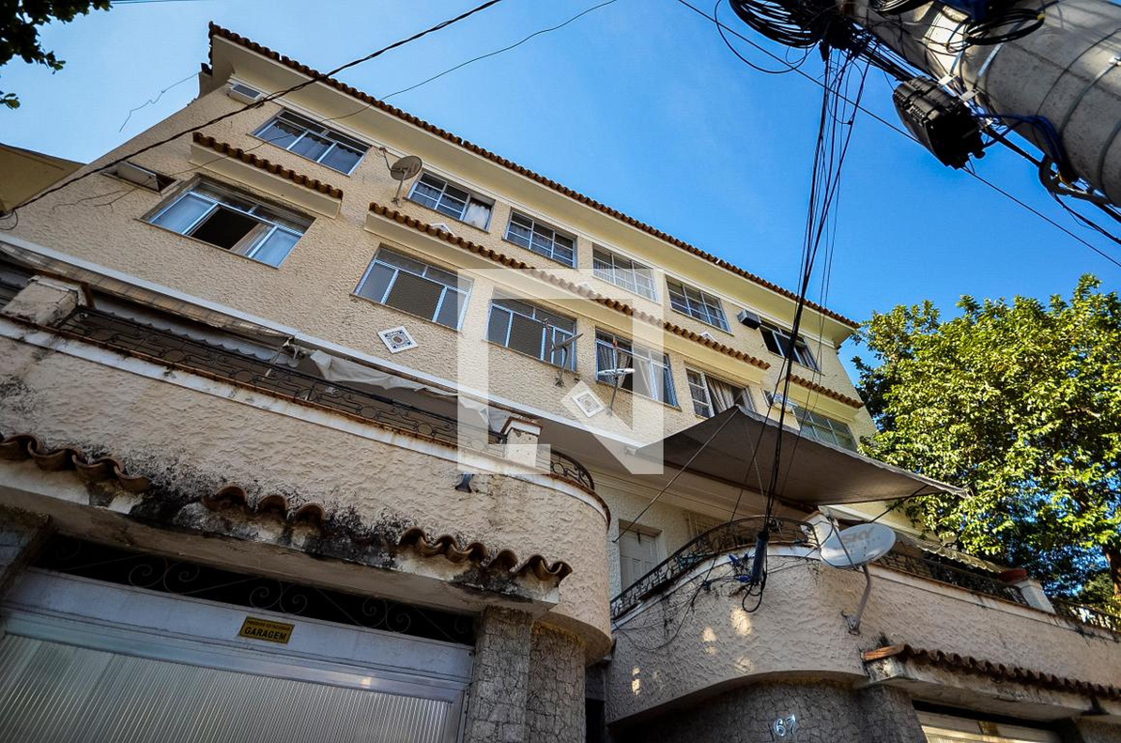 Fachada Condomínio em Rua Campinas, 167