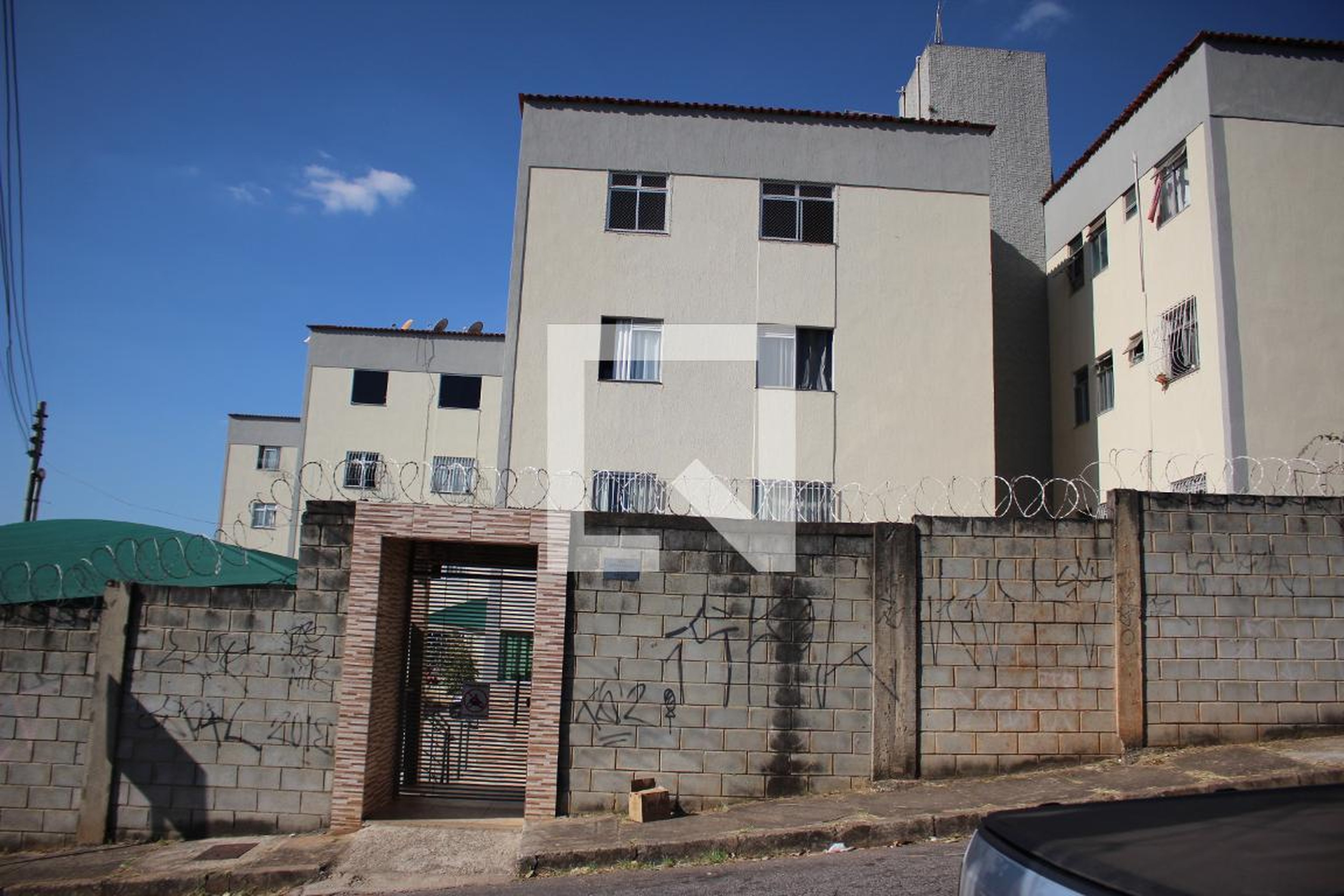 Fachada Condomínio em Rua Brusque, 251