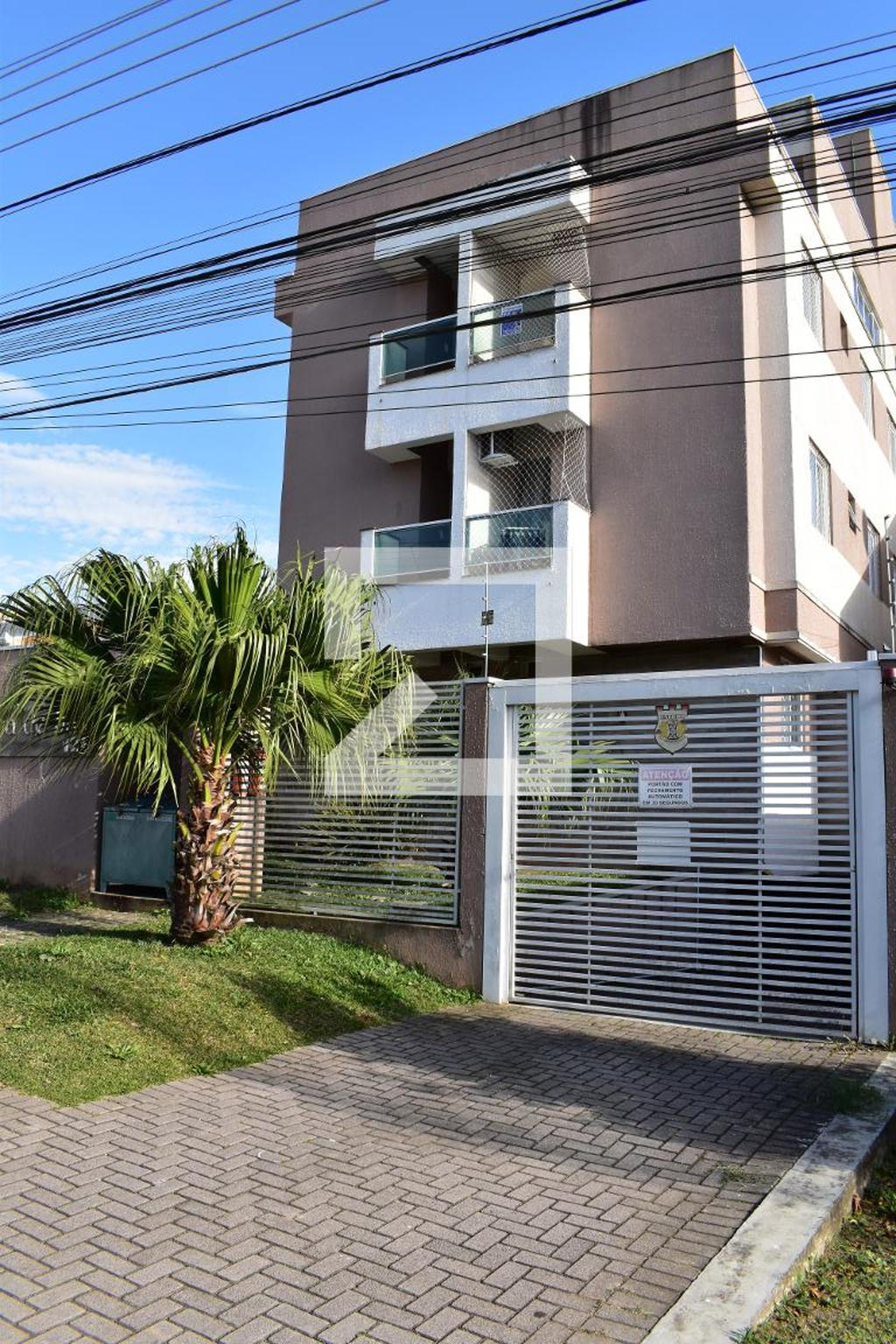 Fachada do condomínio Condomínio em Rua Luiza Verone Piccoli, 127