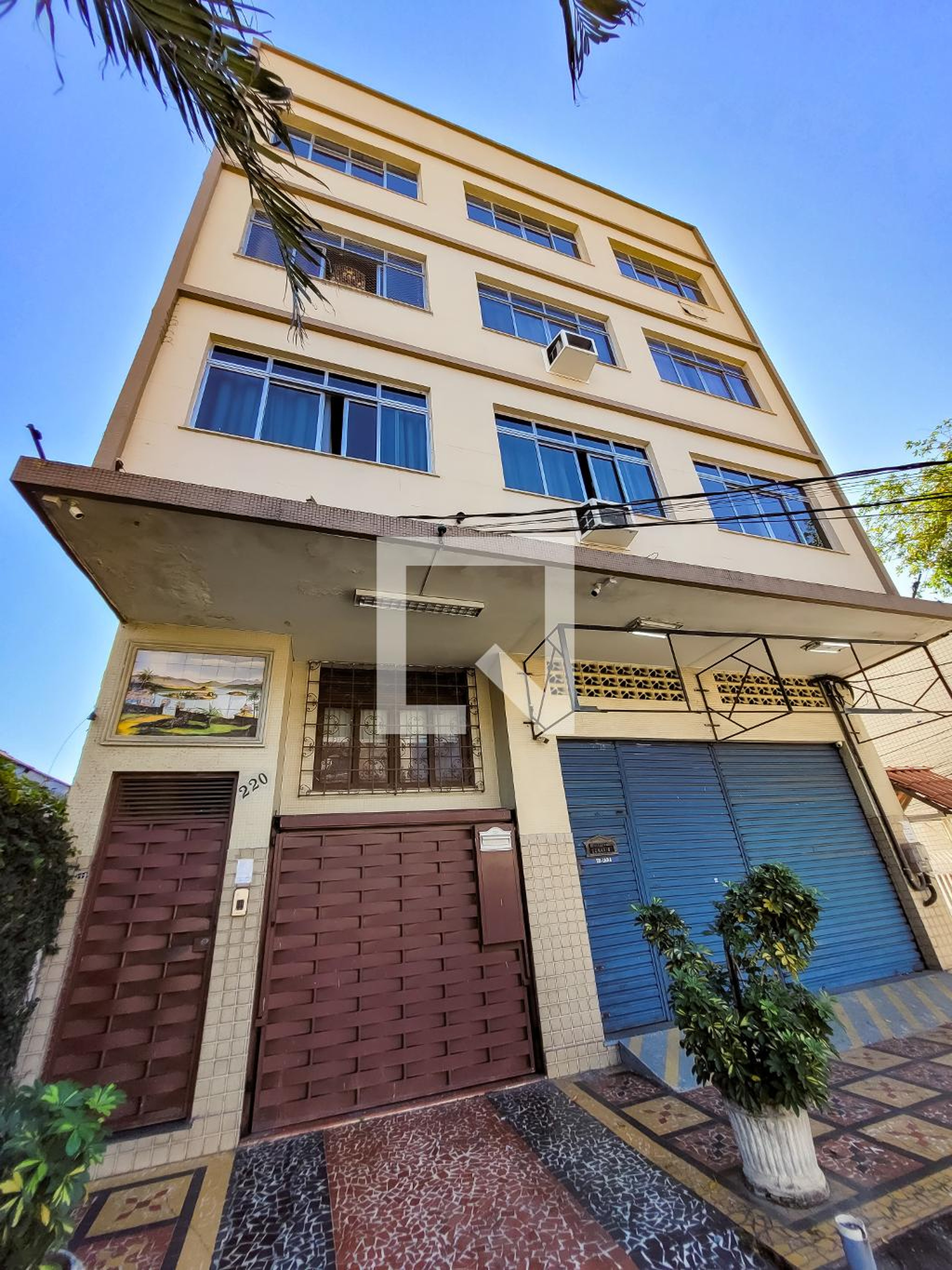 Fachada do Prédio Condomínio em Avenida Ernani Cardoso, 220