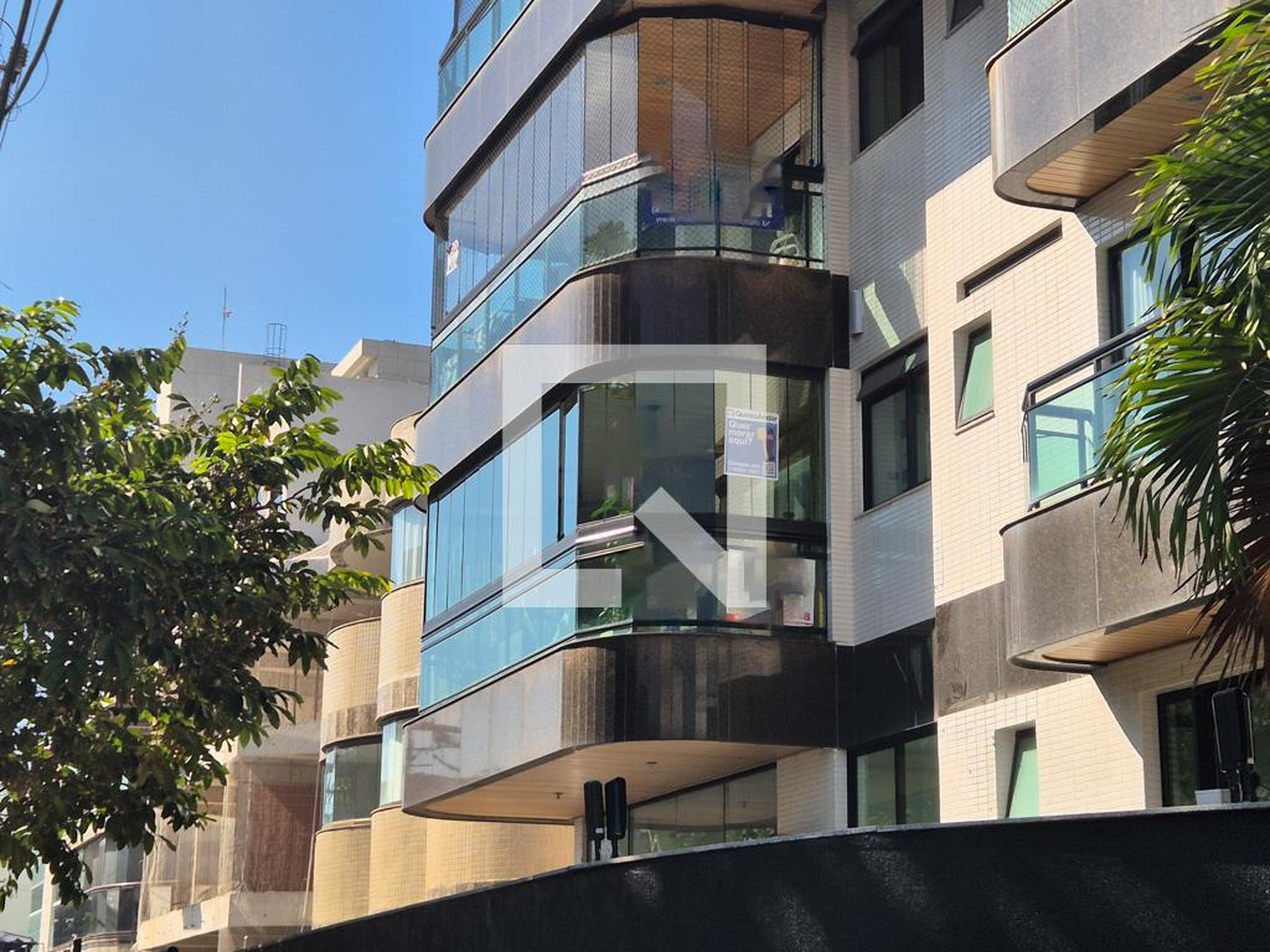 Fachada Condomínio em Rua Presidente Nereu Ramos, 648