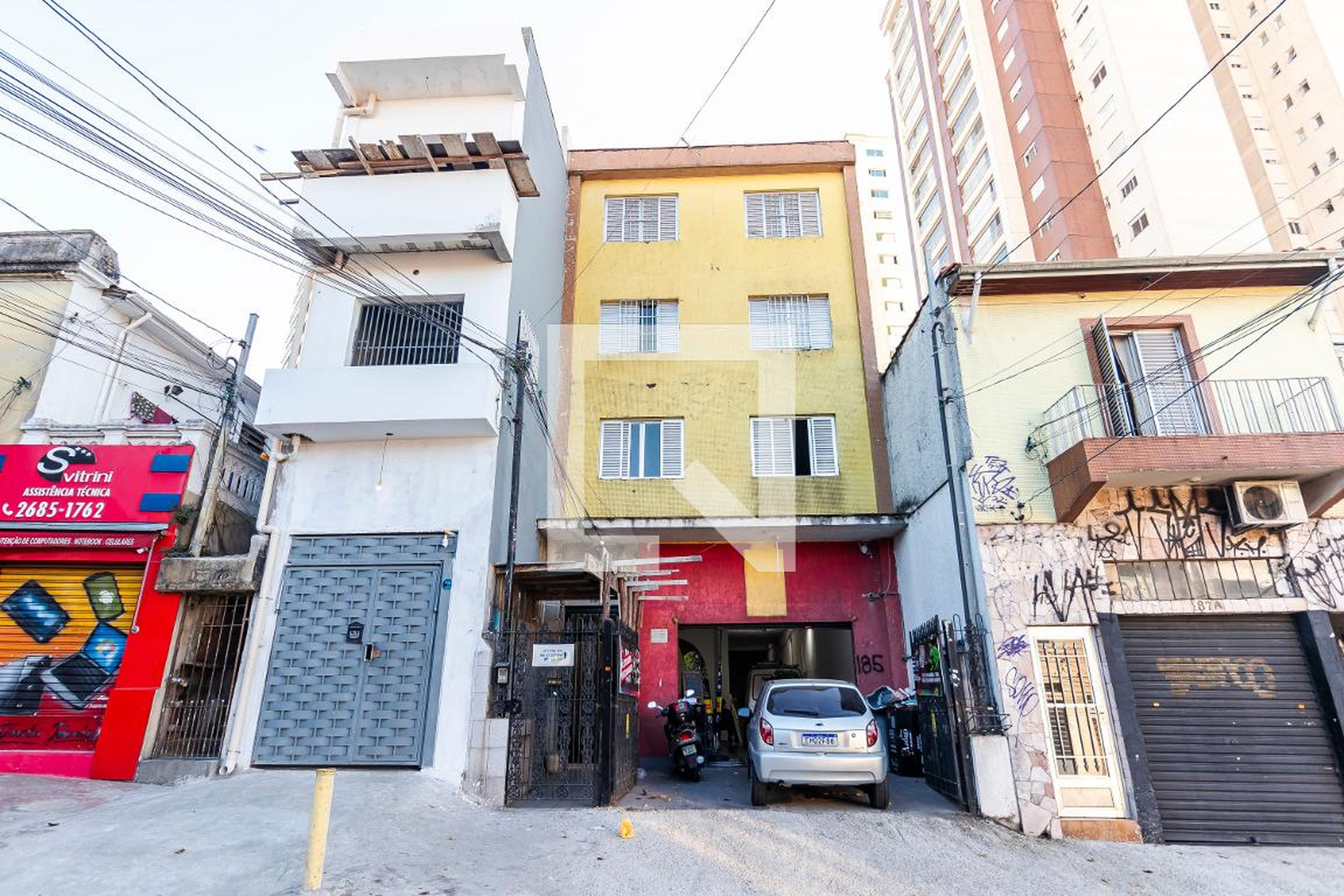 Fachada Condomínio em Rua Antônio Lobo, 183