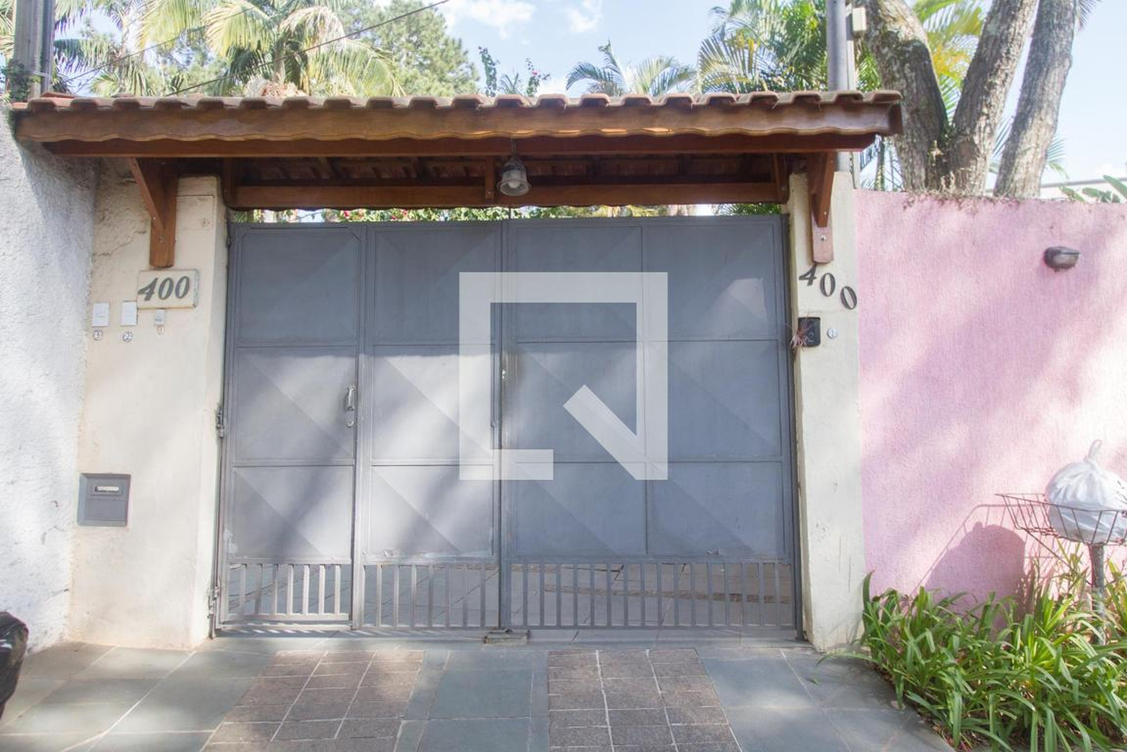 Fachada Condomínio em Rua Bolivar, 400