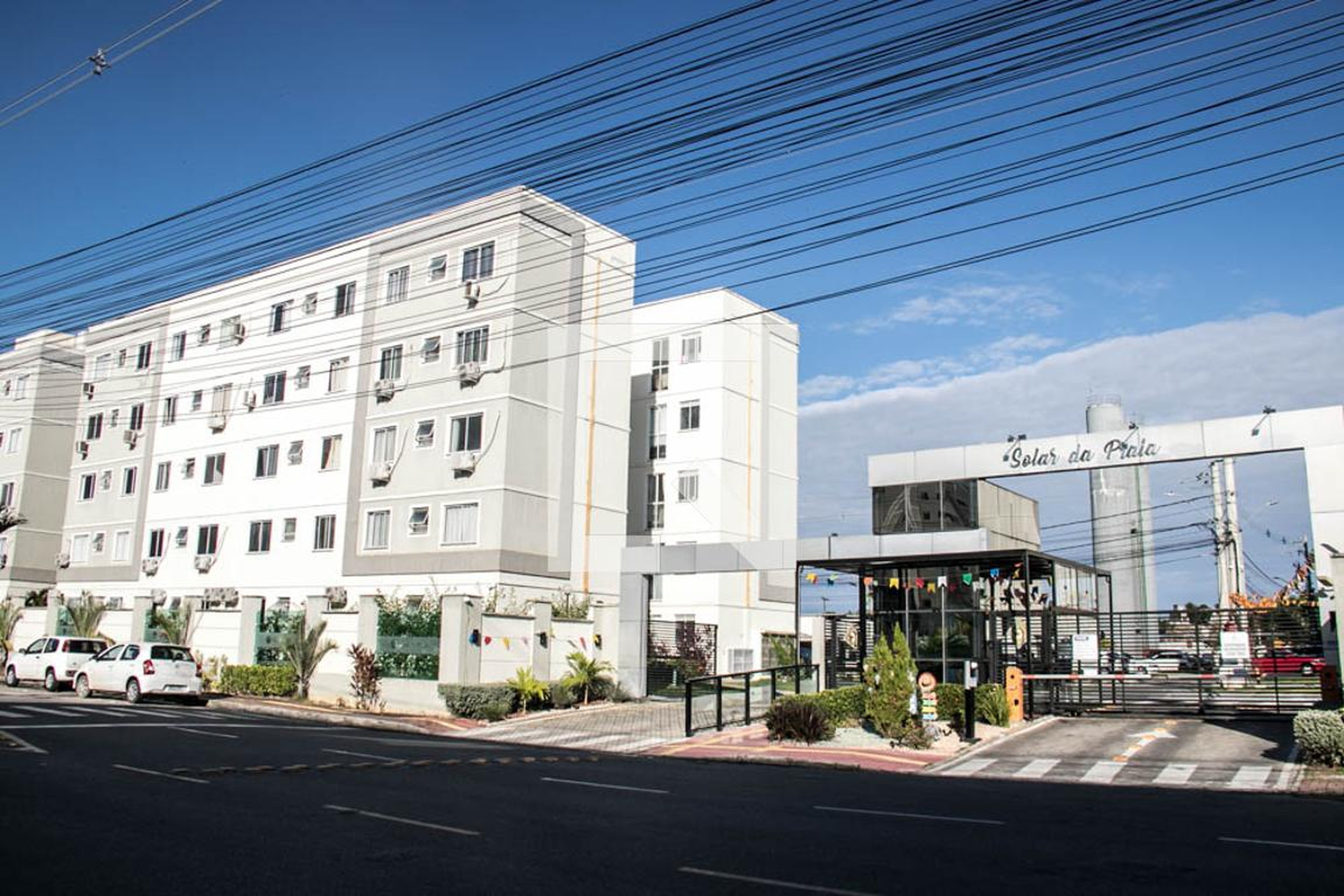 Fachada Condomínio em BA-526, 305