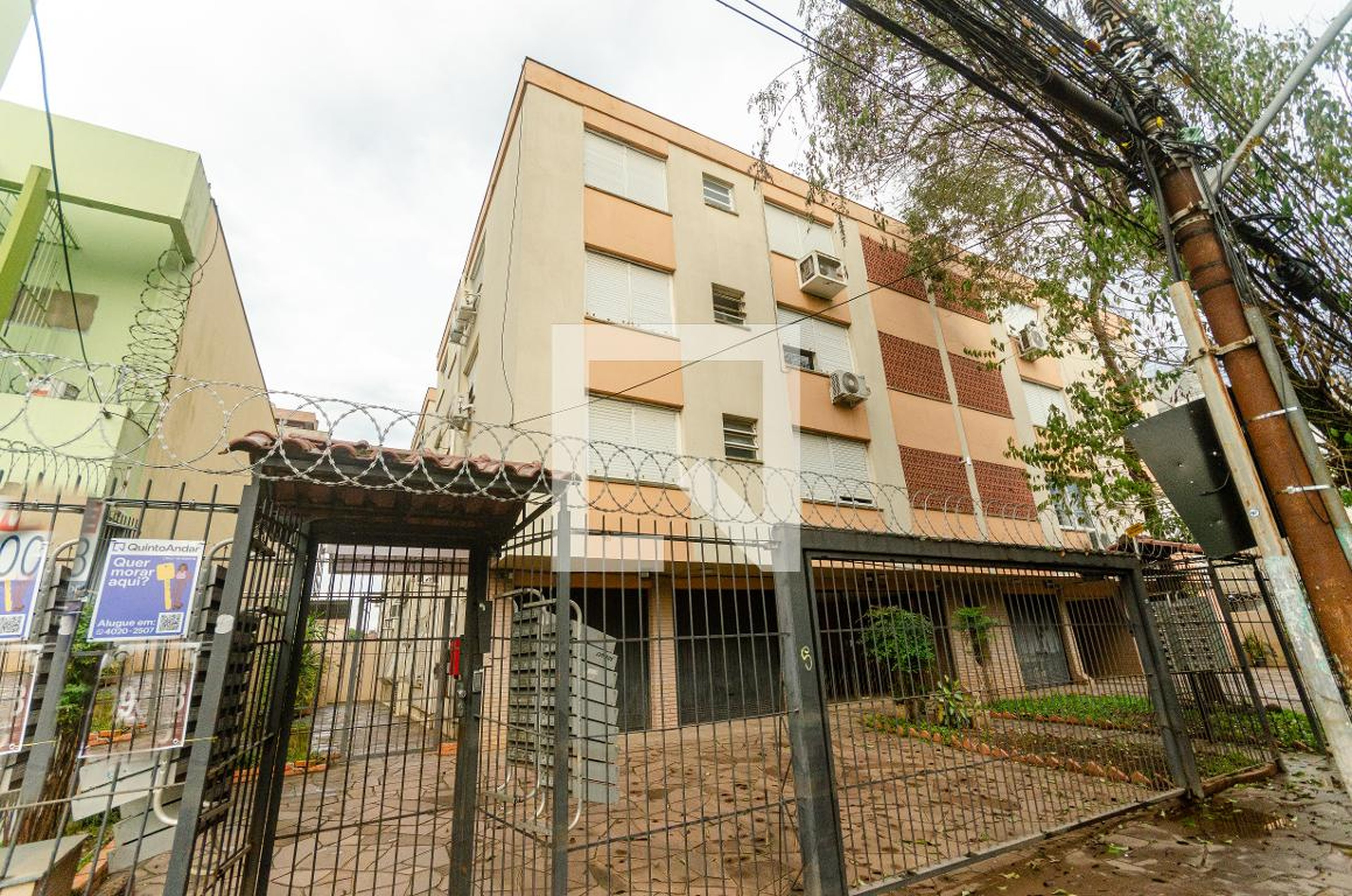 Fachada do Prédio Condomínio em Avenida Padre Cacique, 50