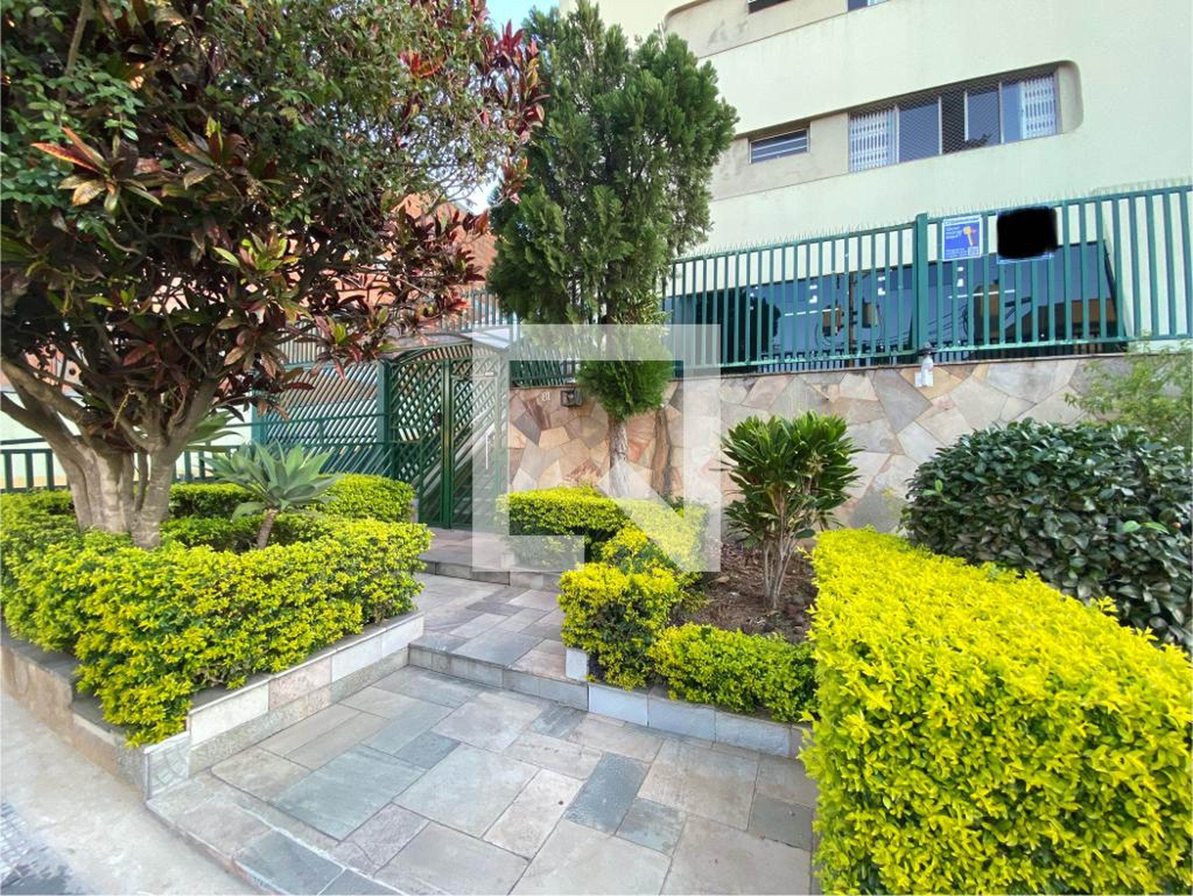 Fachada Condomínio em Rua Salvador Bicudo, 88