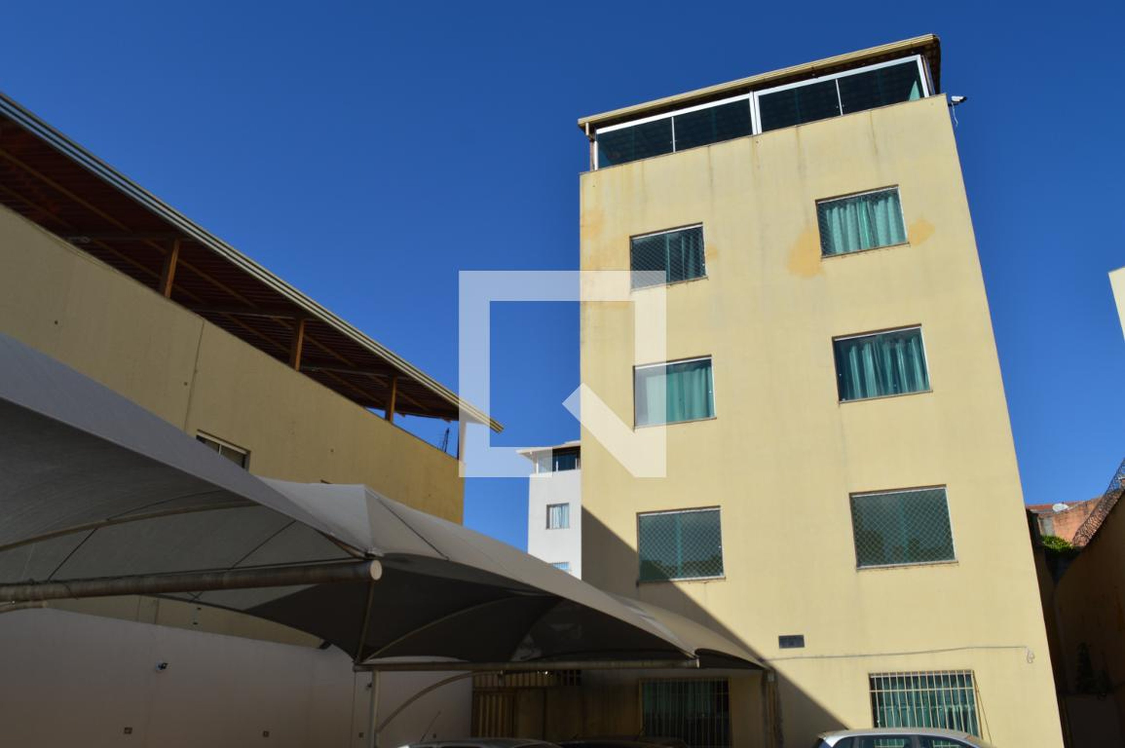 Edifício Condomínio em Rua Netuno, 73