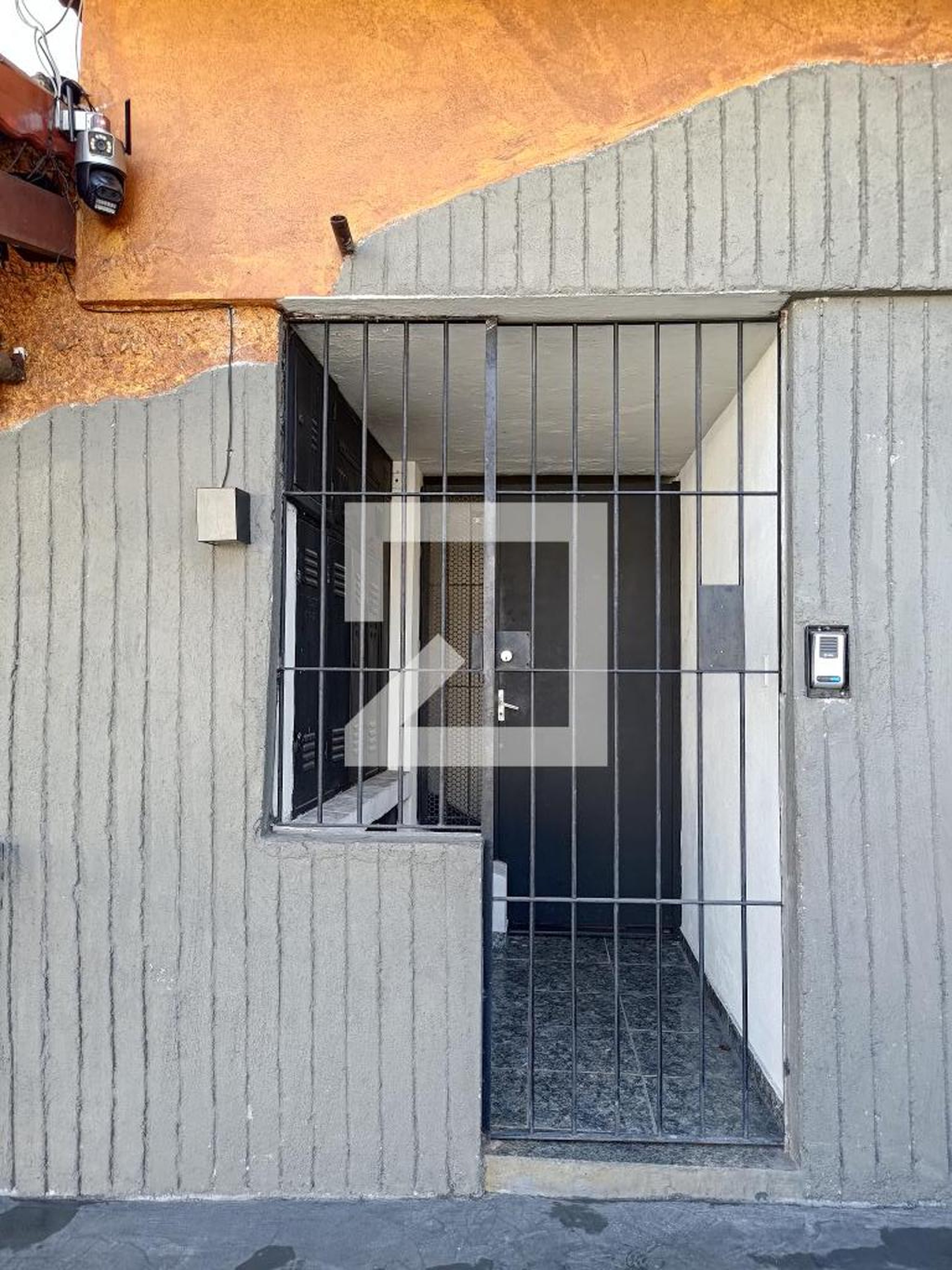 Fachada Condomínio em Rua Amélia Corrêa Fontes Guimarães, 98