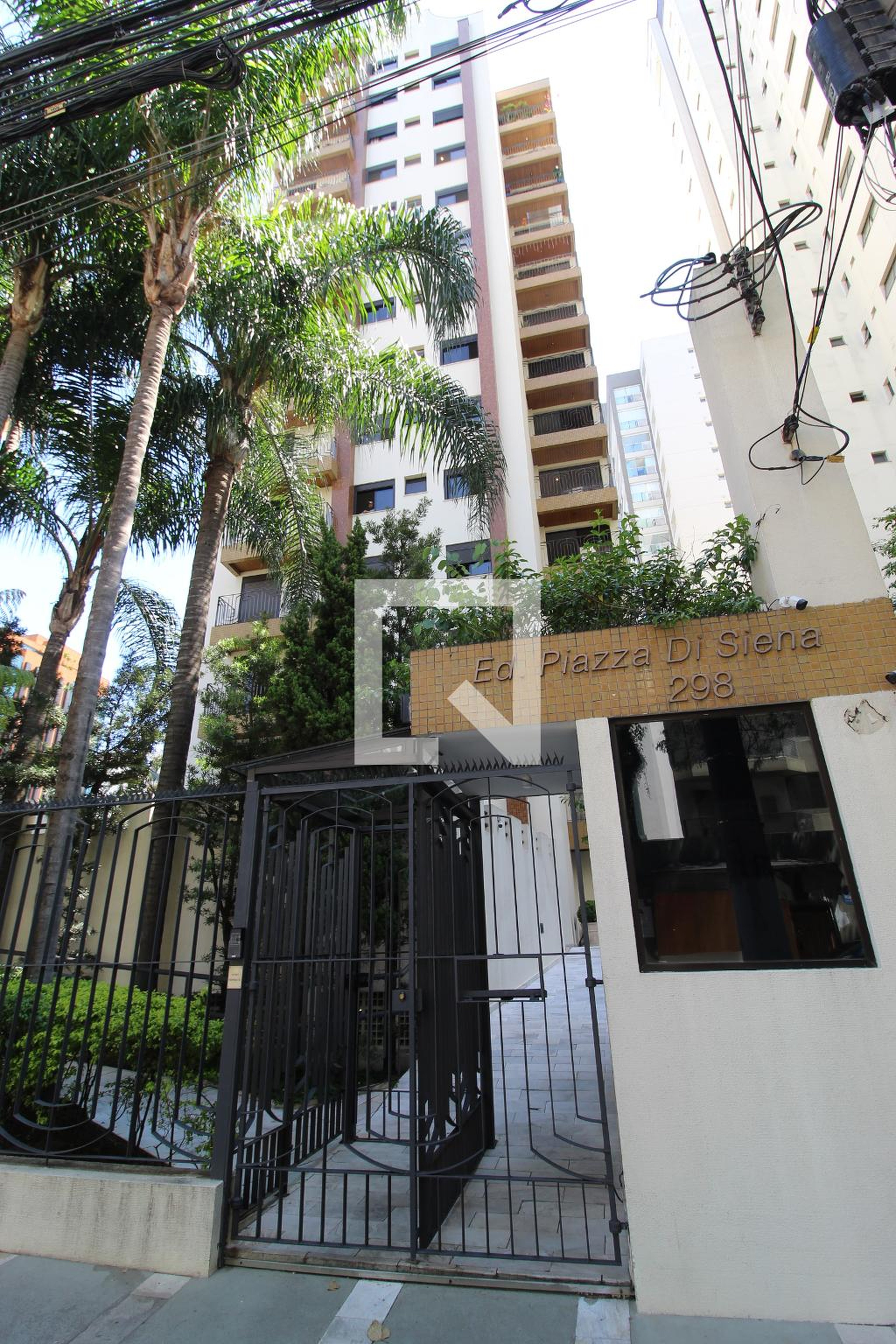 Fachada do Prédio Condomínio Piazza Di Siena