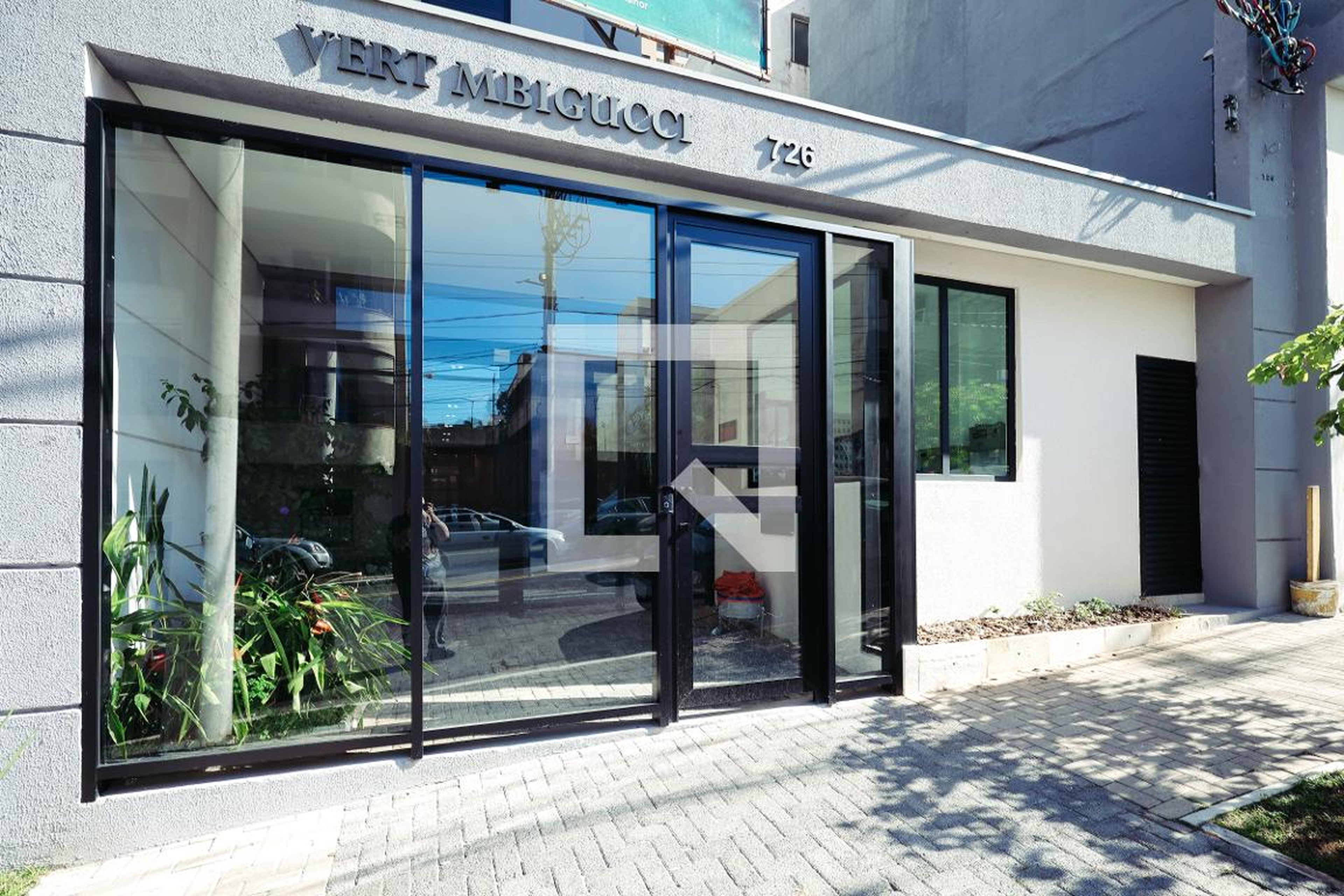 Fachada Condomínio em Rua Bueno de Andrade, 740