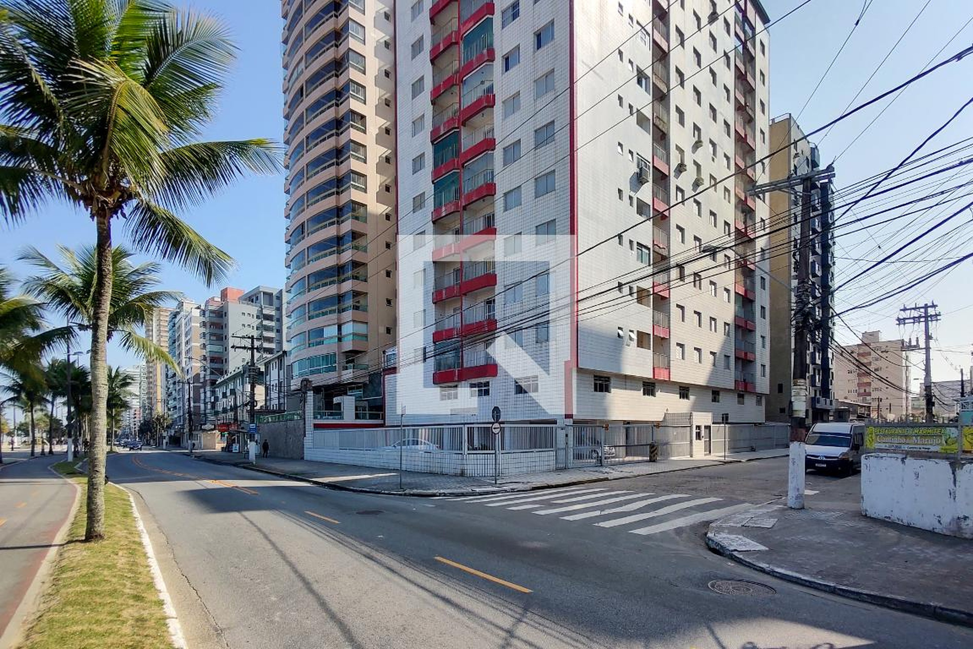 Fachada do Prédio Edifício Manhattan