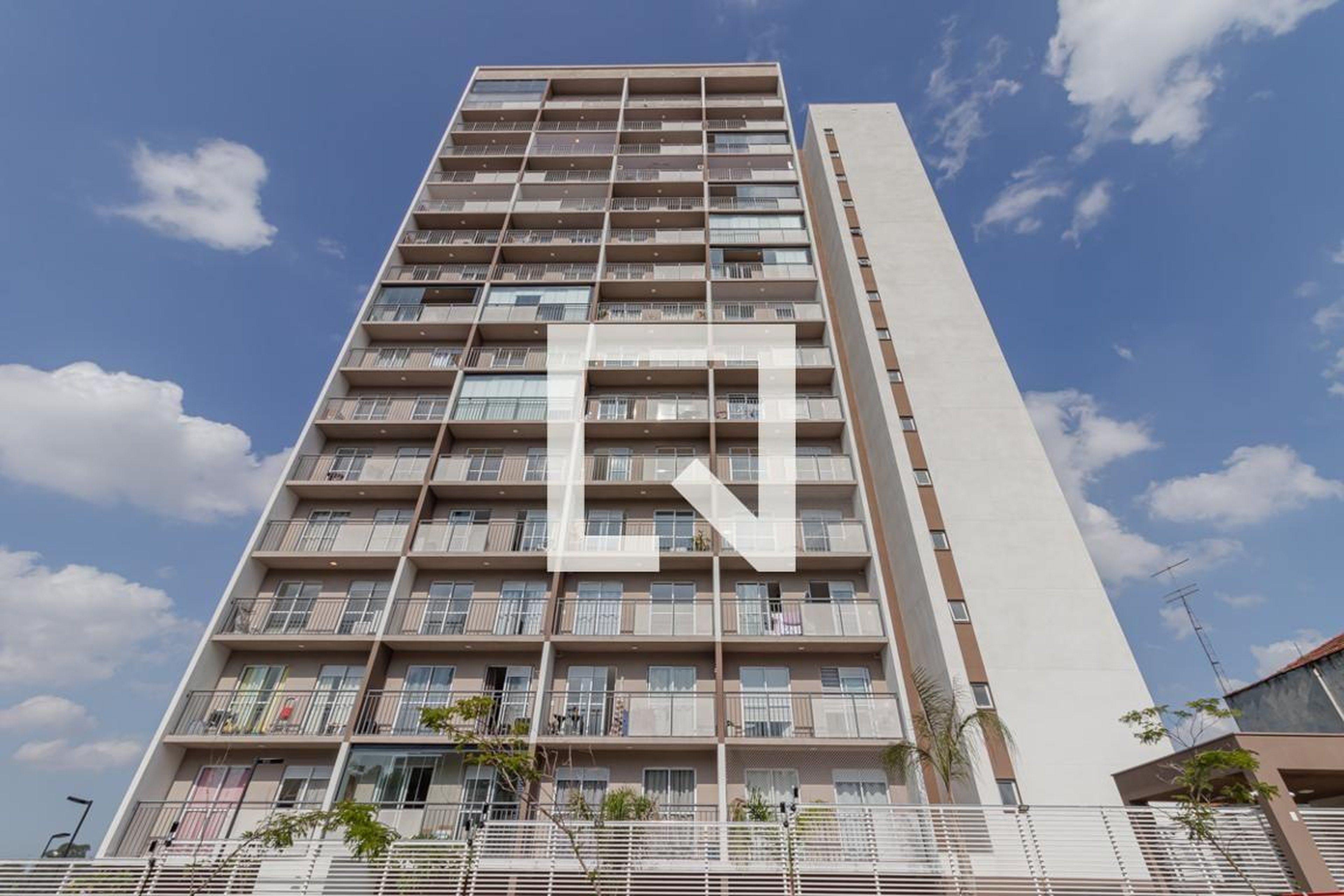 Fachada Condomínio em Rua Doutor Clemente Jobim, 64