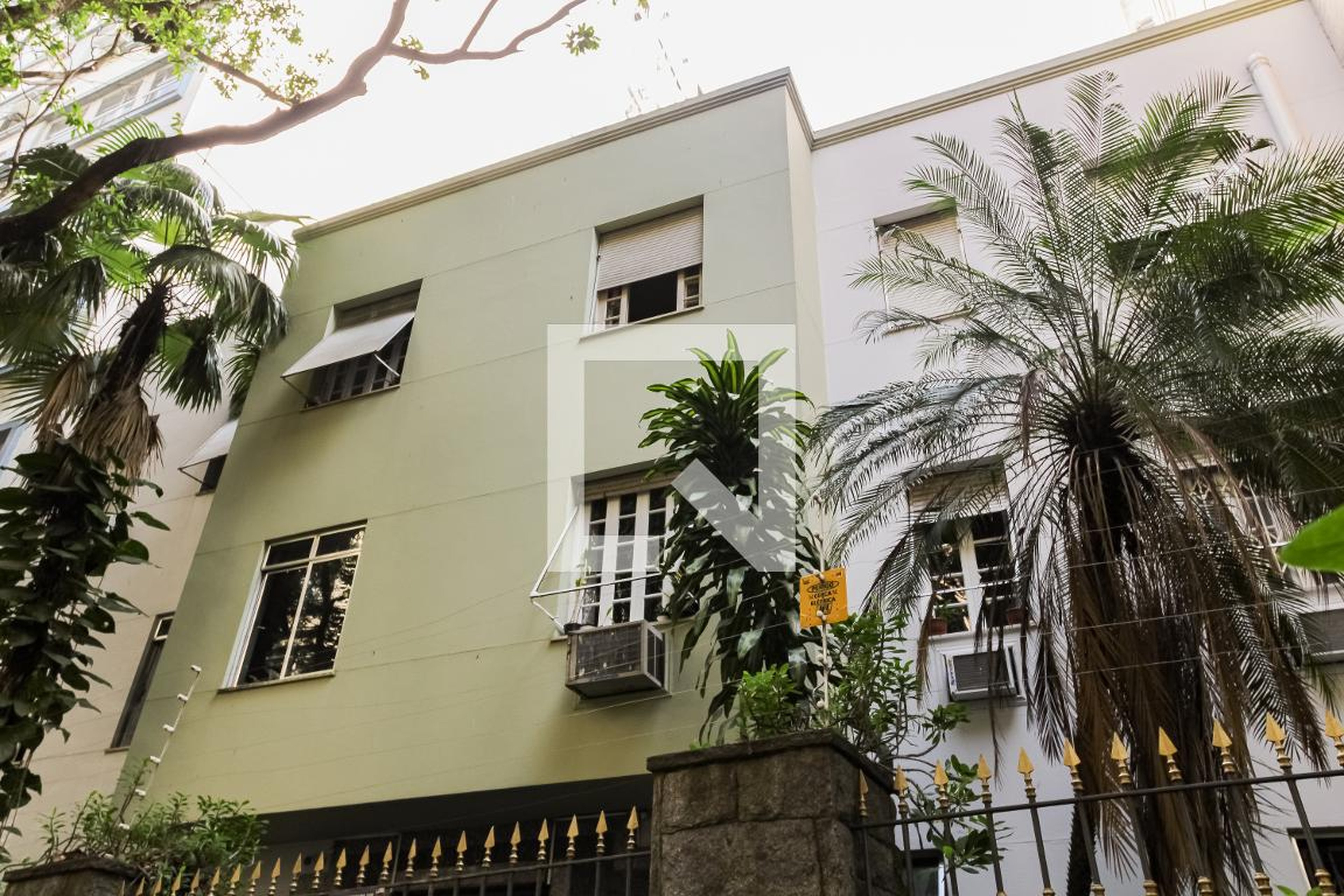 Fachada do Prédio Condomínio em Rua Leopoldo Miguez, 40