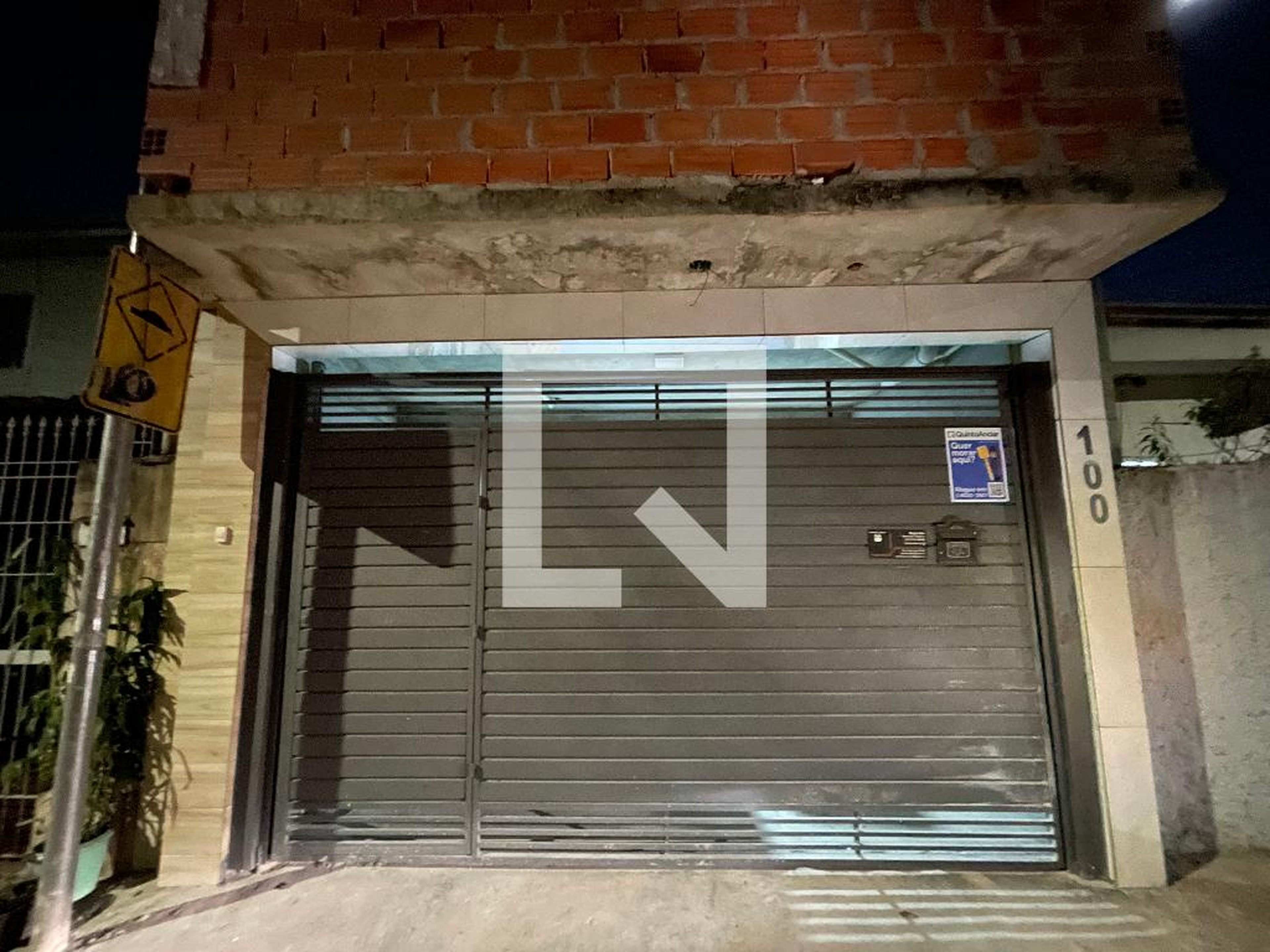 Fachada Condomínio em Rua Maestro Sisto Mechetti, 100