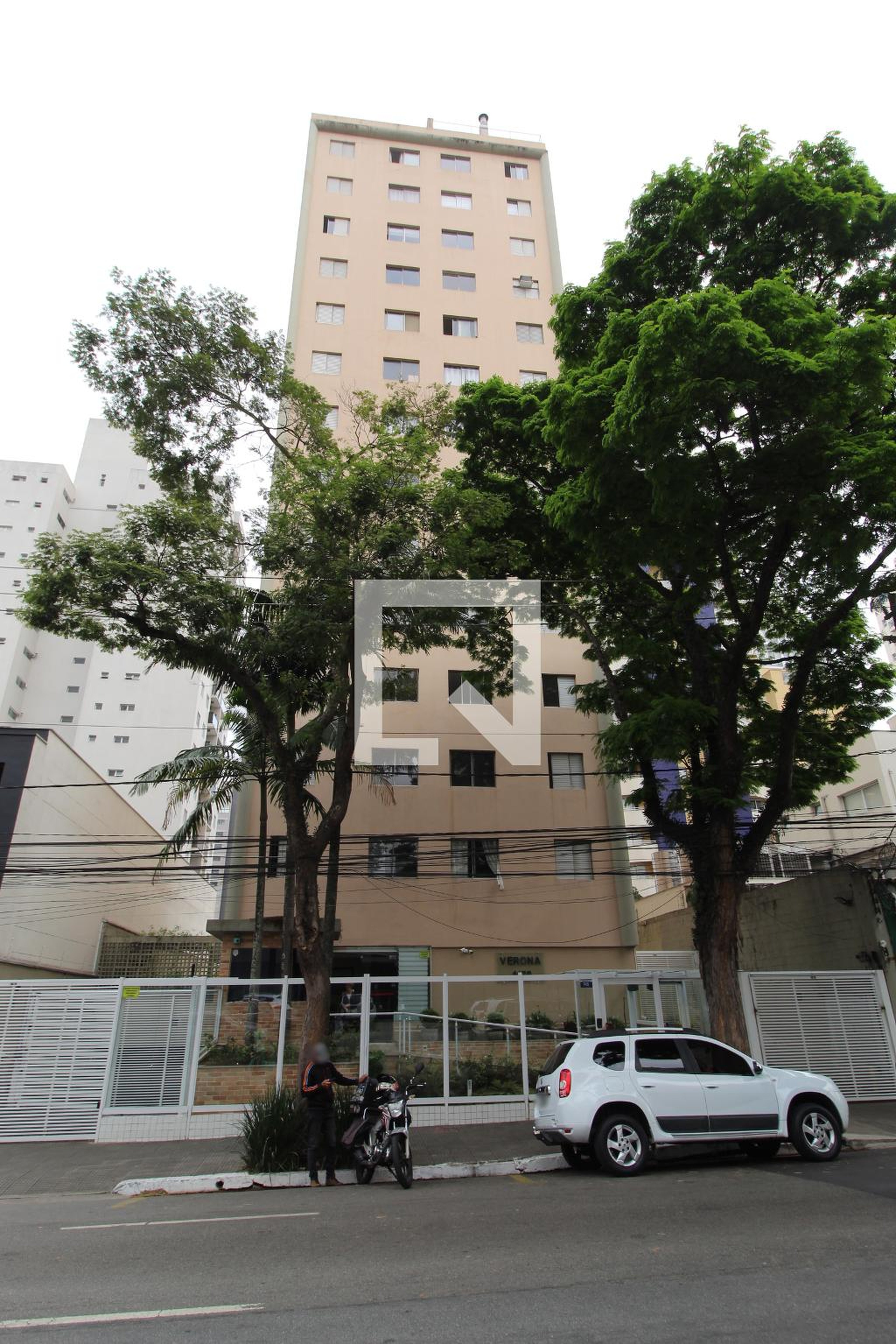 Fachada do Prédio Condomínio Verona