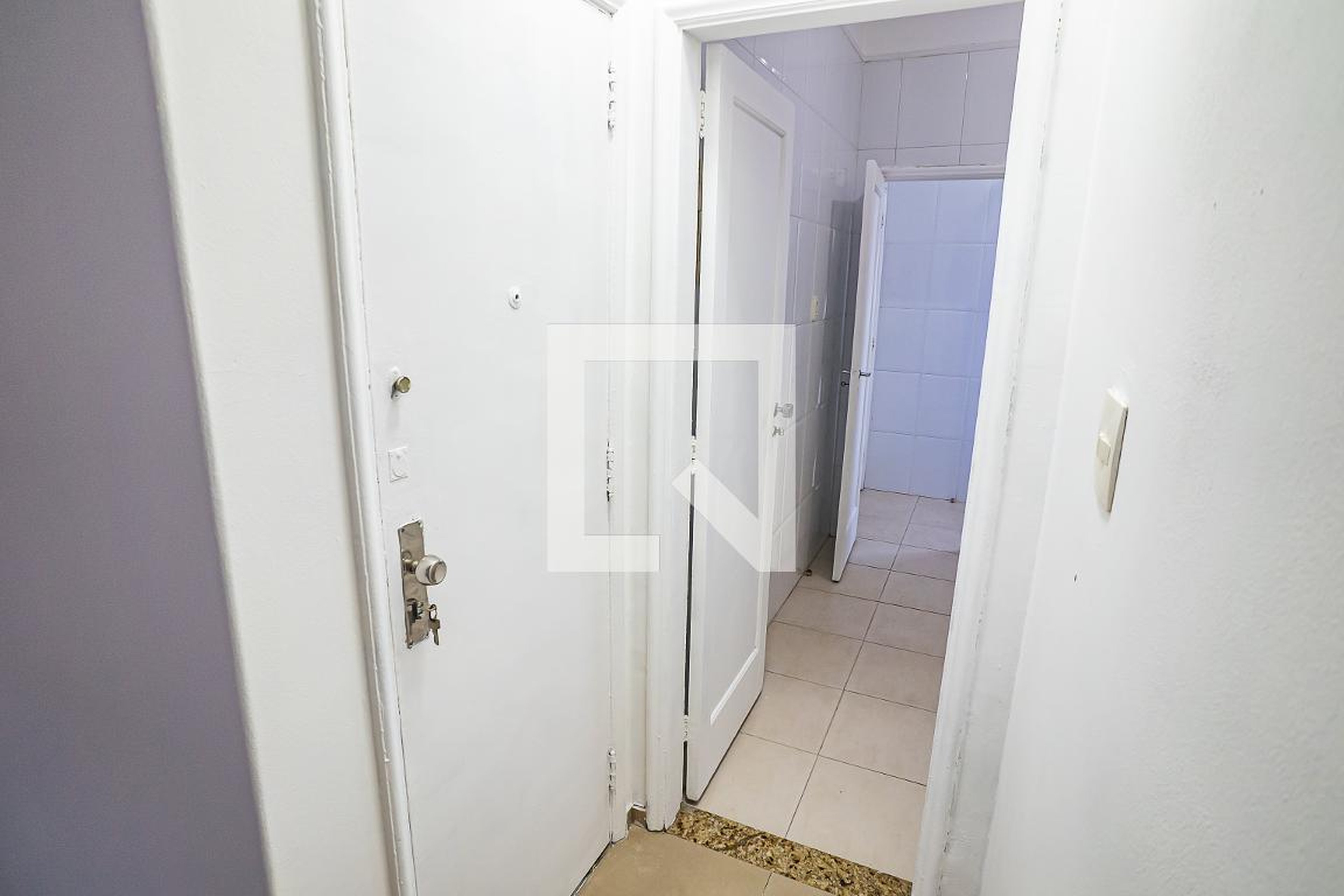 Hall de entrada Condomínio em Rua Martins Ferreira, 15