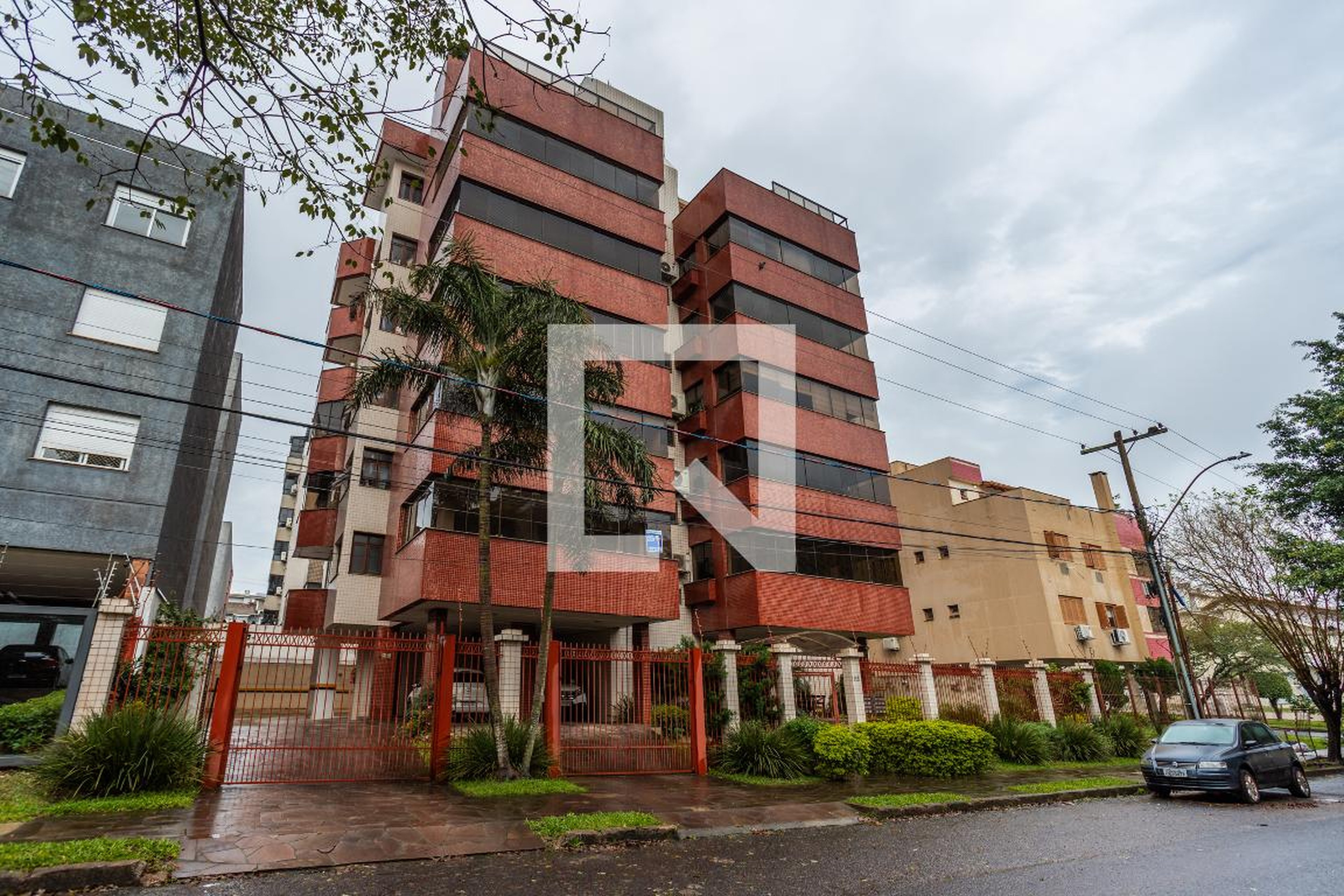 Fachada Condomínio em Rua Jalmar Azambuja Diniz, 118