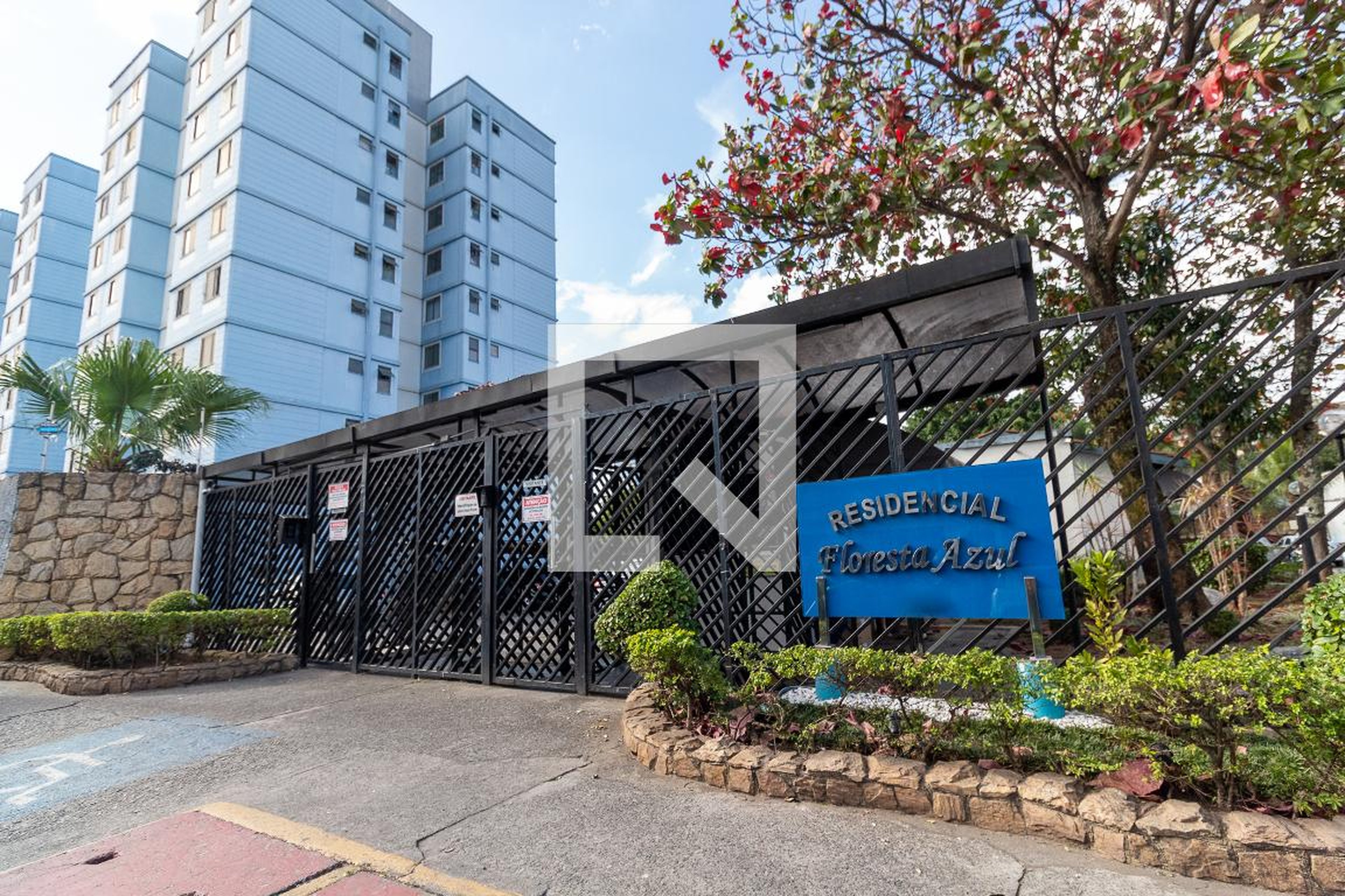 Fachada do Prédio Condomínio Floresta Azul