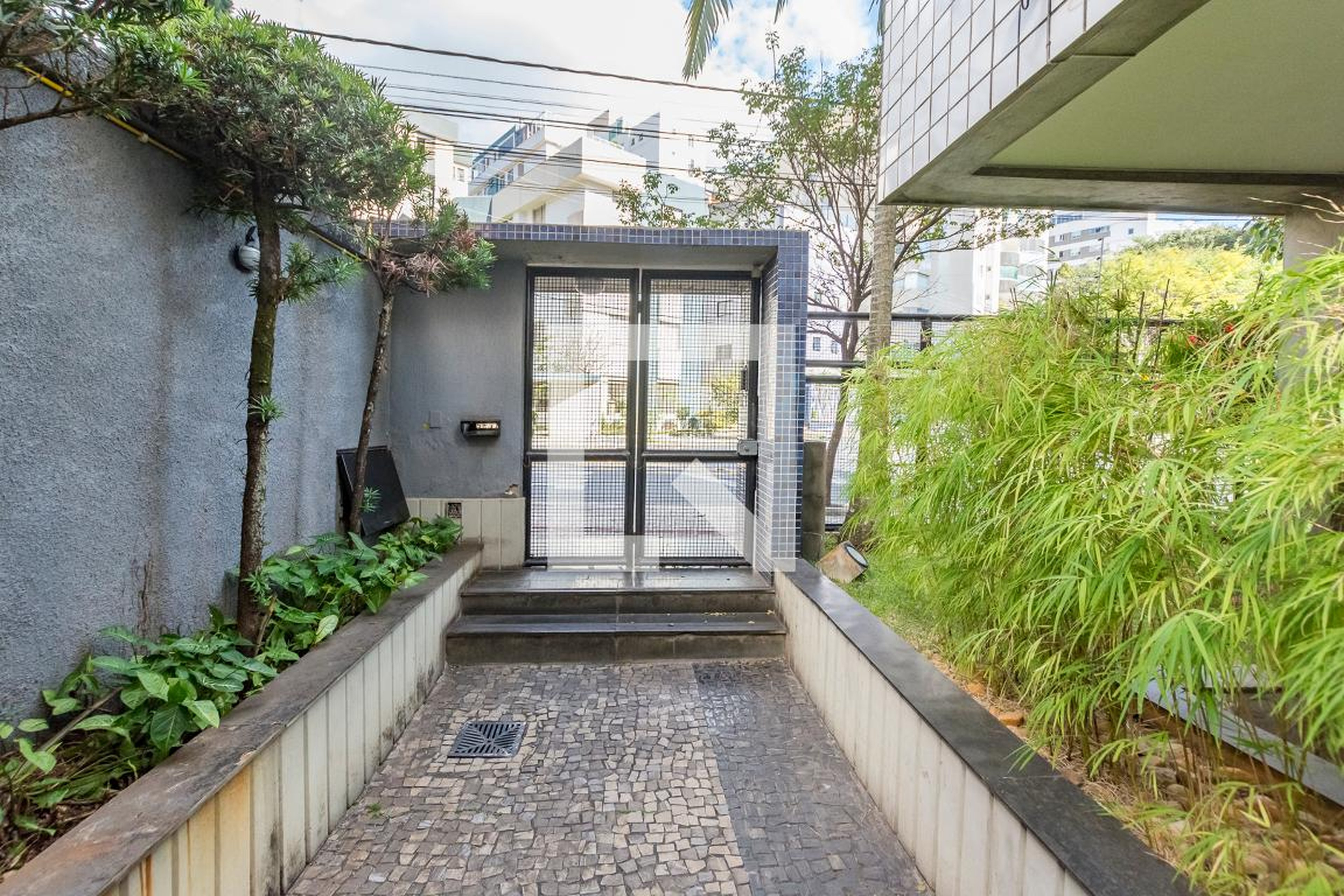 Entrada Condomínio em Rua Engenheiro Aluísio Rocha, 145