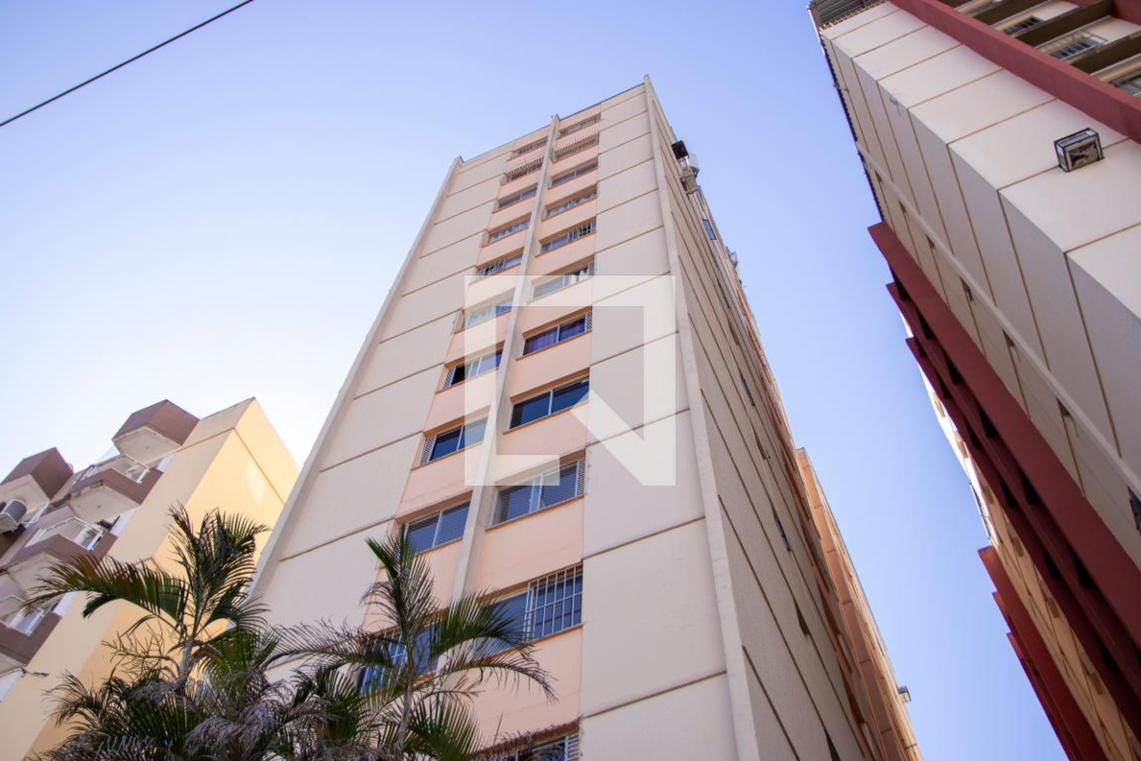 Fachada Condomínio em 1ª Avenida, 247