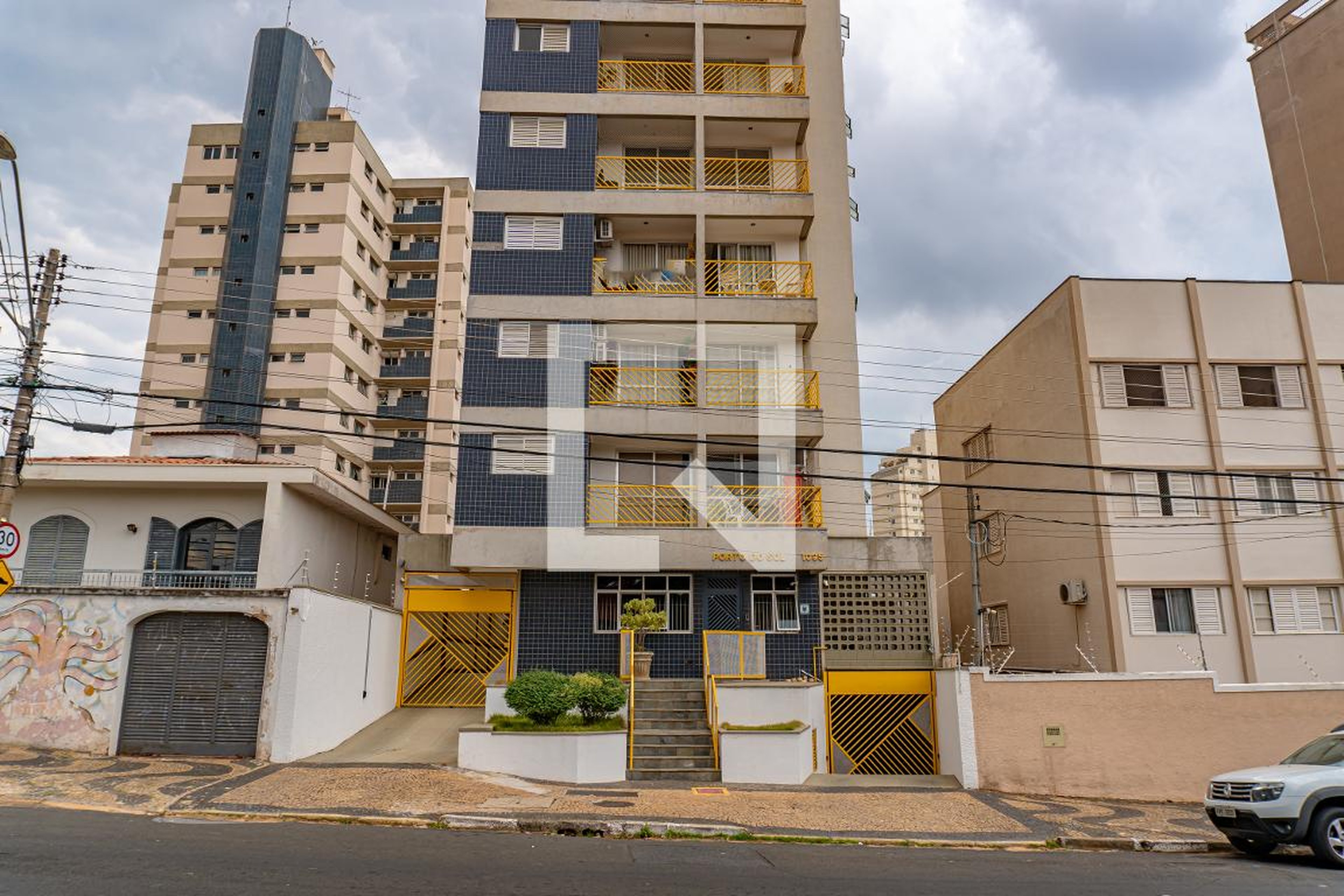 Fachada do Prédio Condomínio em Avenida Doutor Arlindo Joaquim de Lemos, 001095
