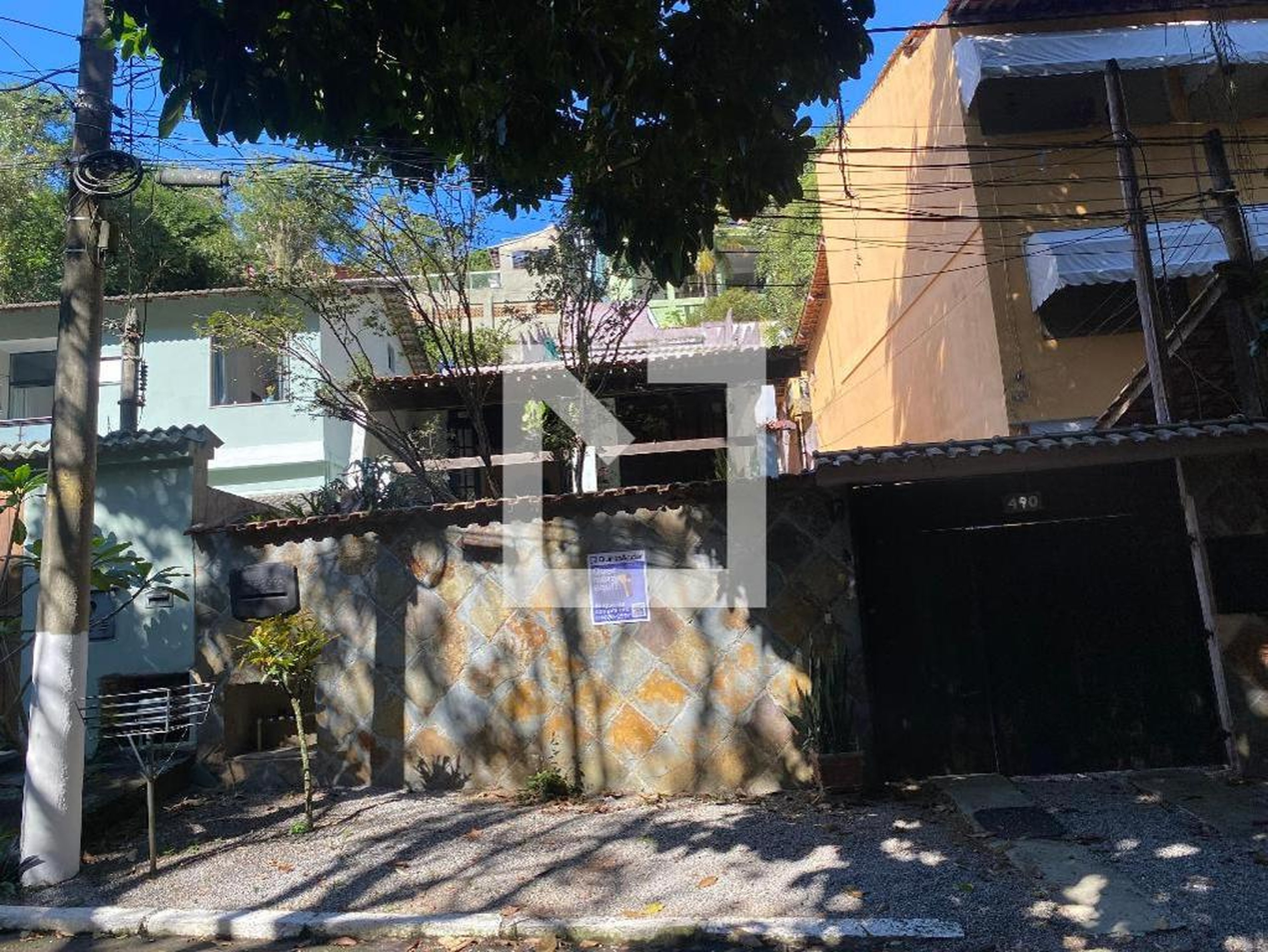 Fachada Condomínio em Rua Paulo Emílio Gomes, 490