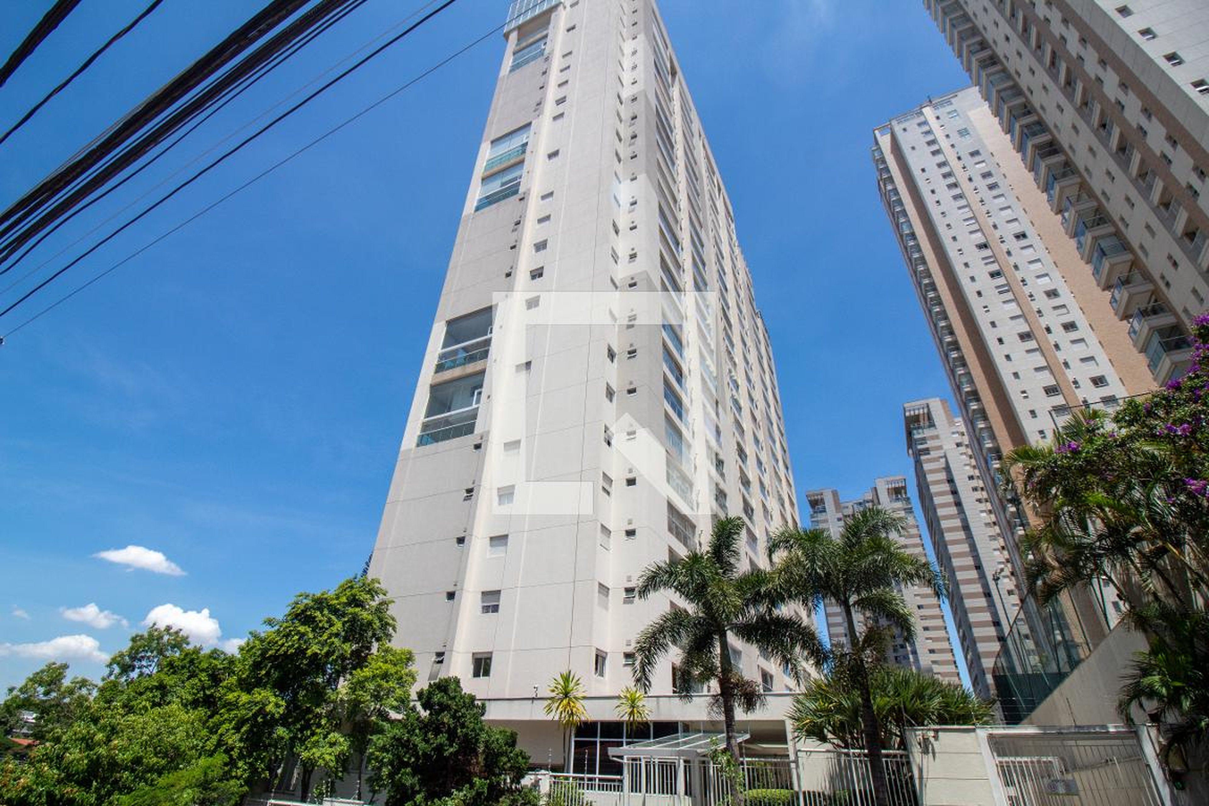 Fachada Condomínio em Rua Zacarias de Gois, 709