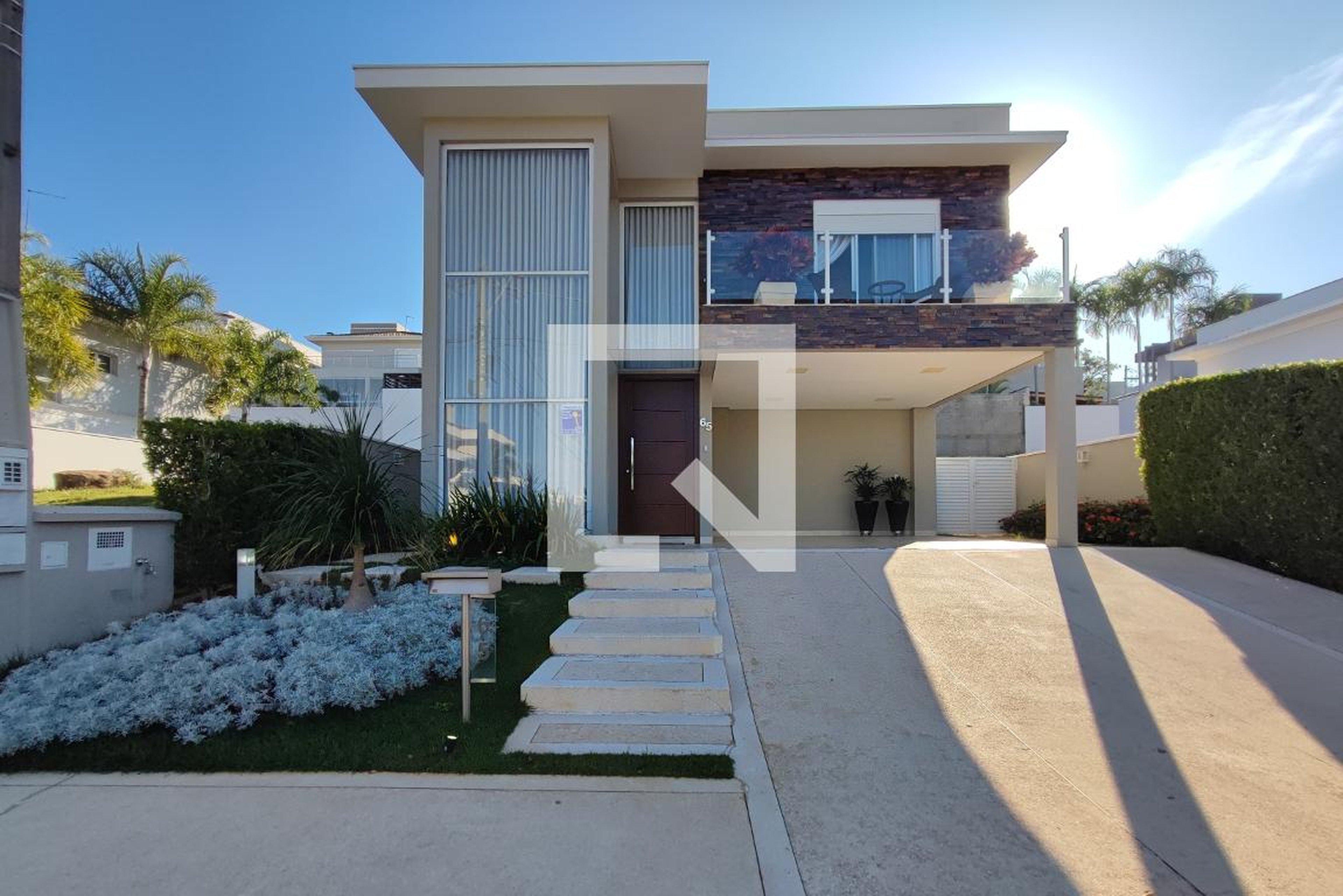 Fachada Condomínio em Rua José Maria Fernandes, 65