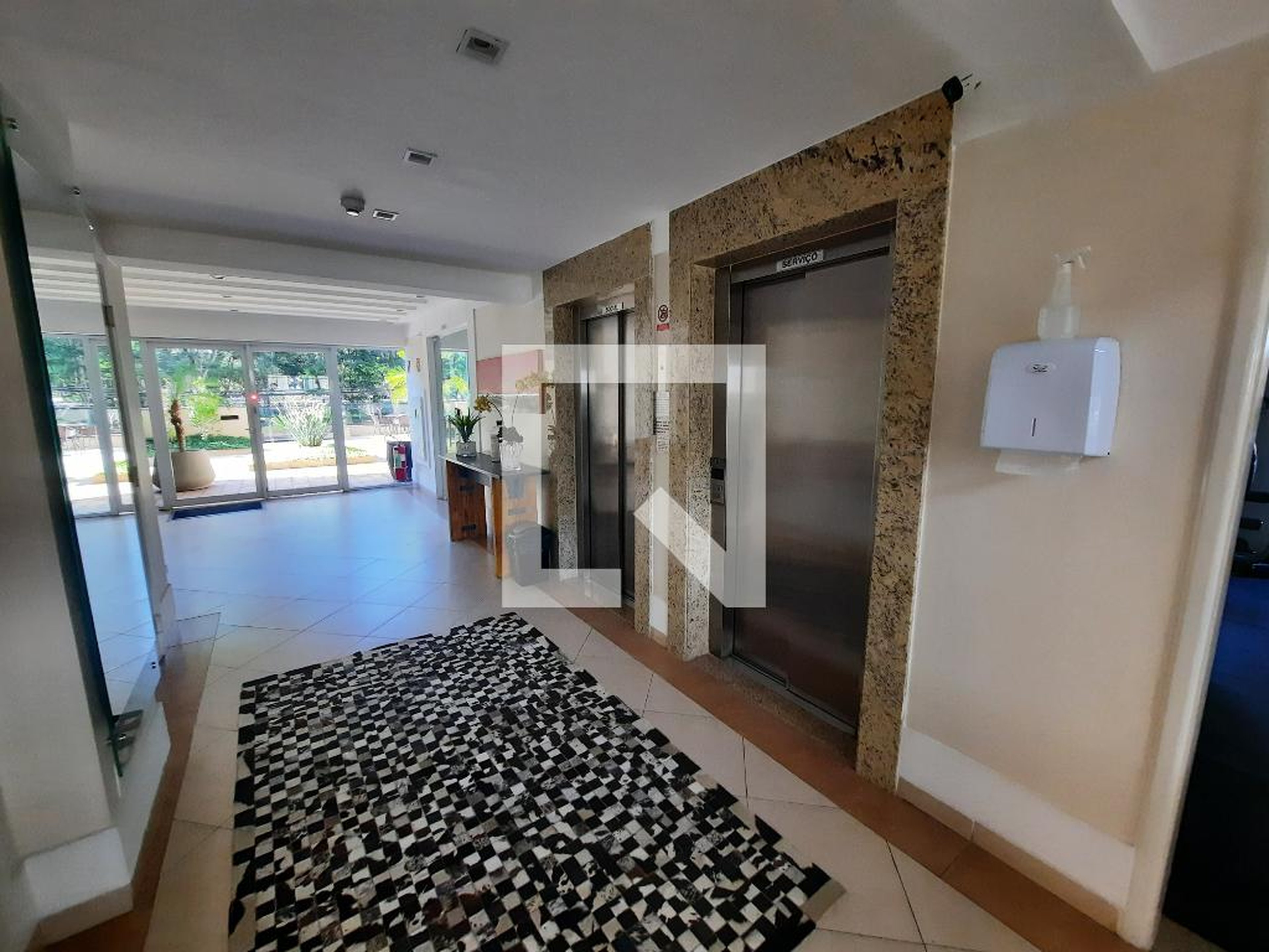 elevador - L Espace Ajaccio