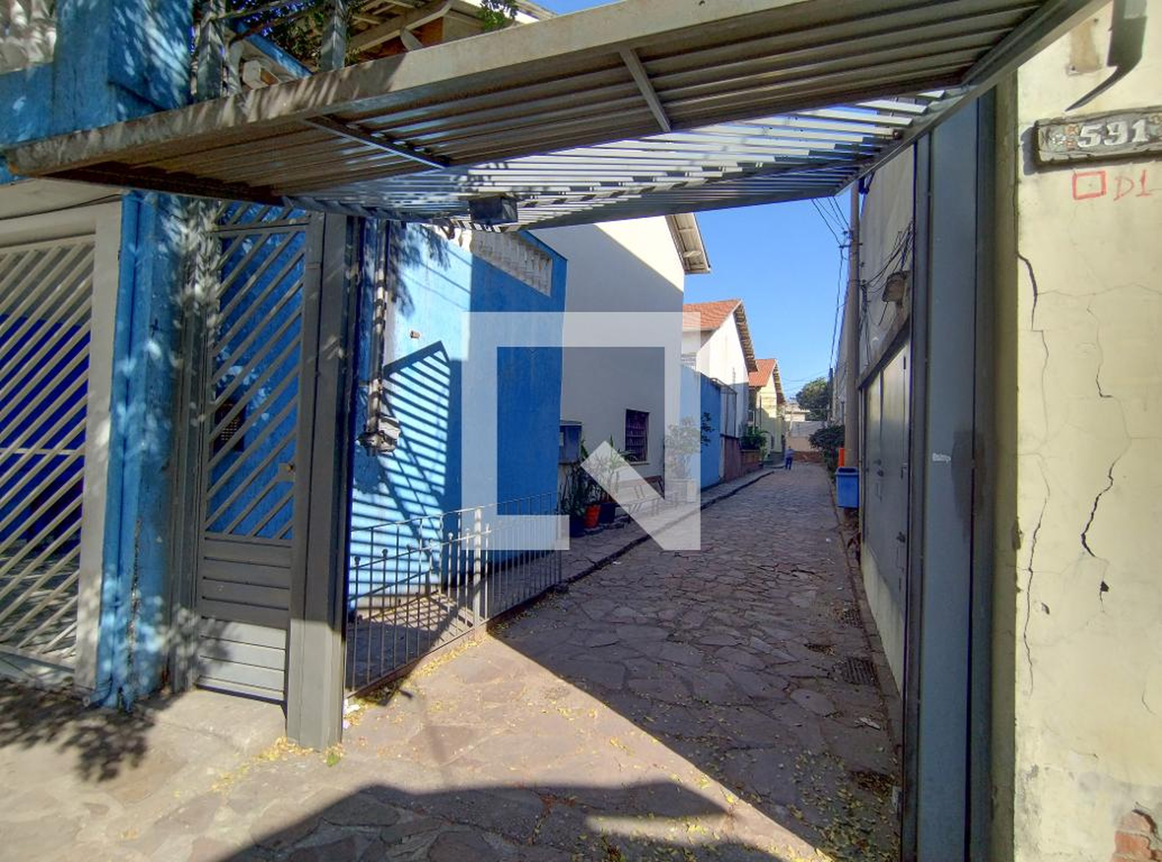 Fachada Condomínio em Rua Joaquim Carlos, 591