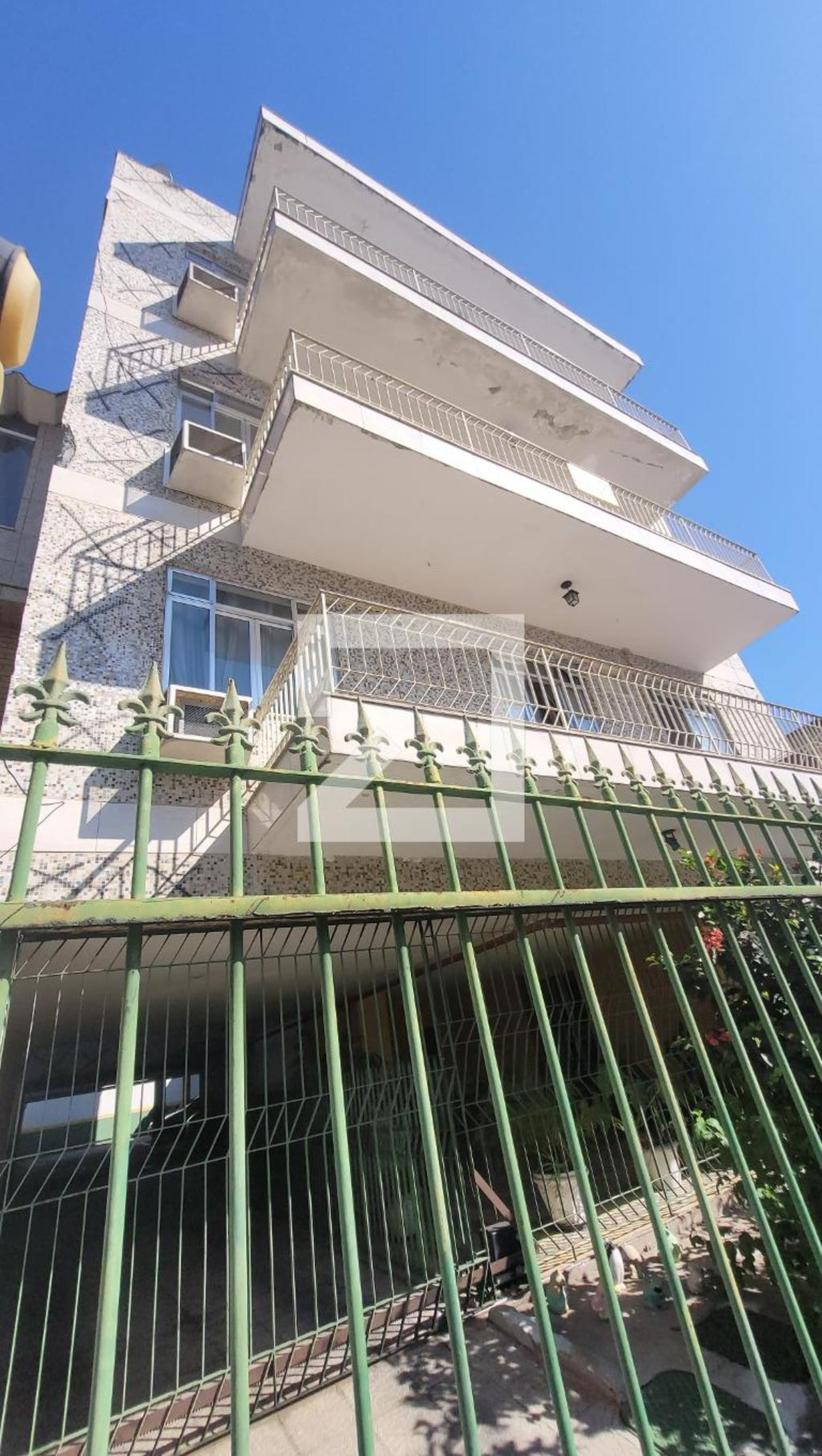 Fachada Condomínio em Rua Caiçara, 421