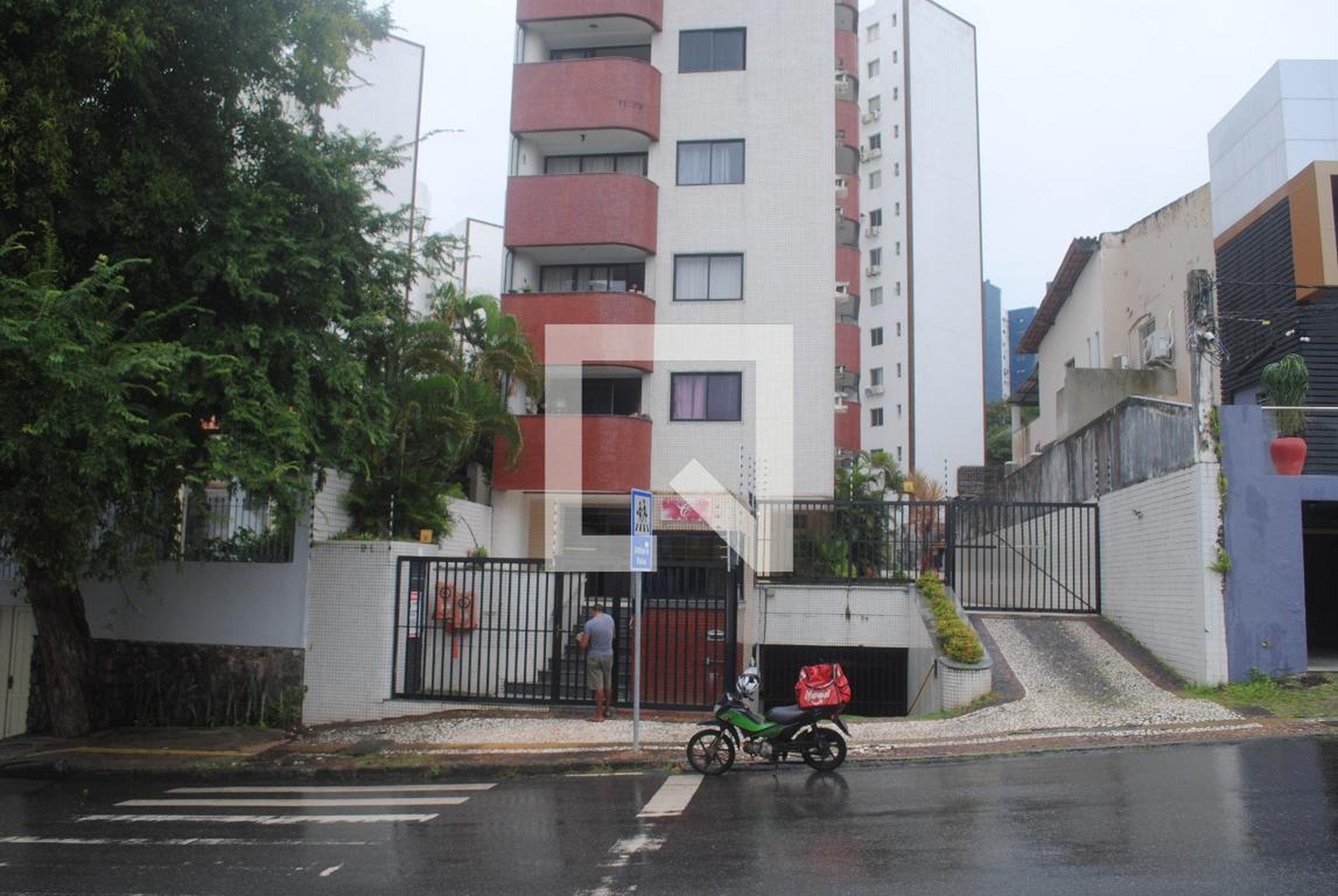 Fachada do Prédio Condomínio em Alameda dos Umbuzeiros, 91